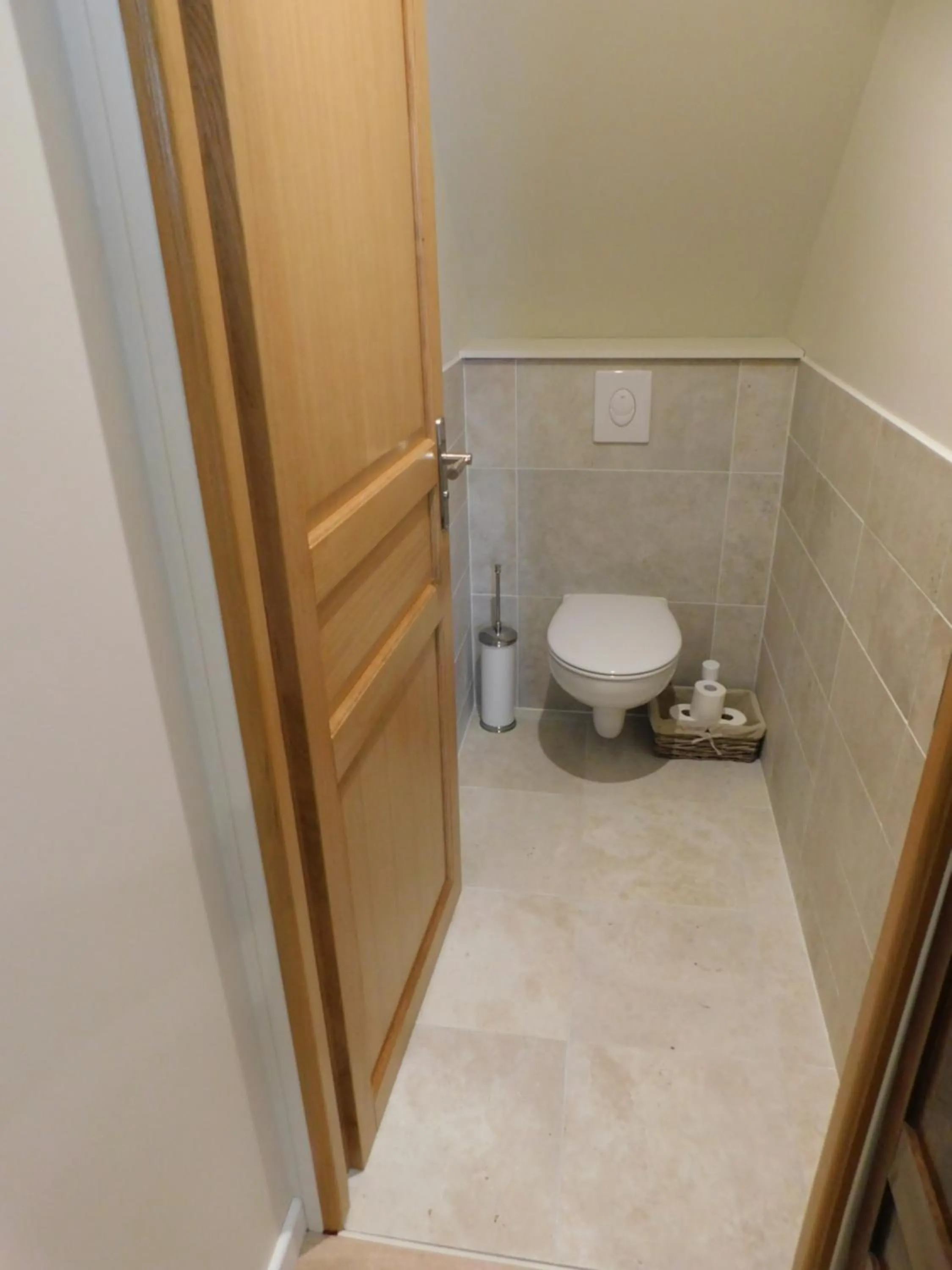 Toilet in Les Jarrieres