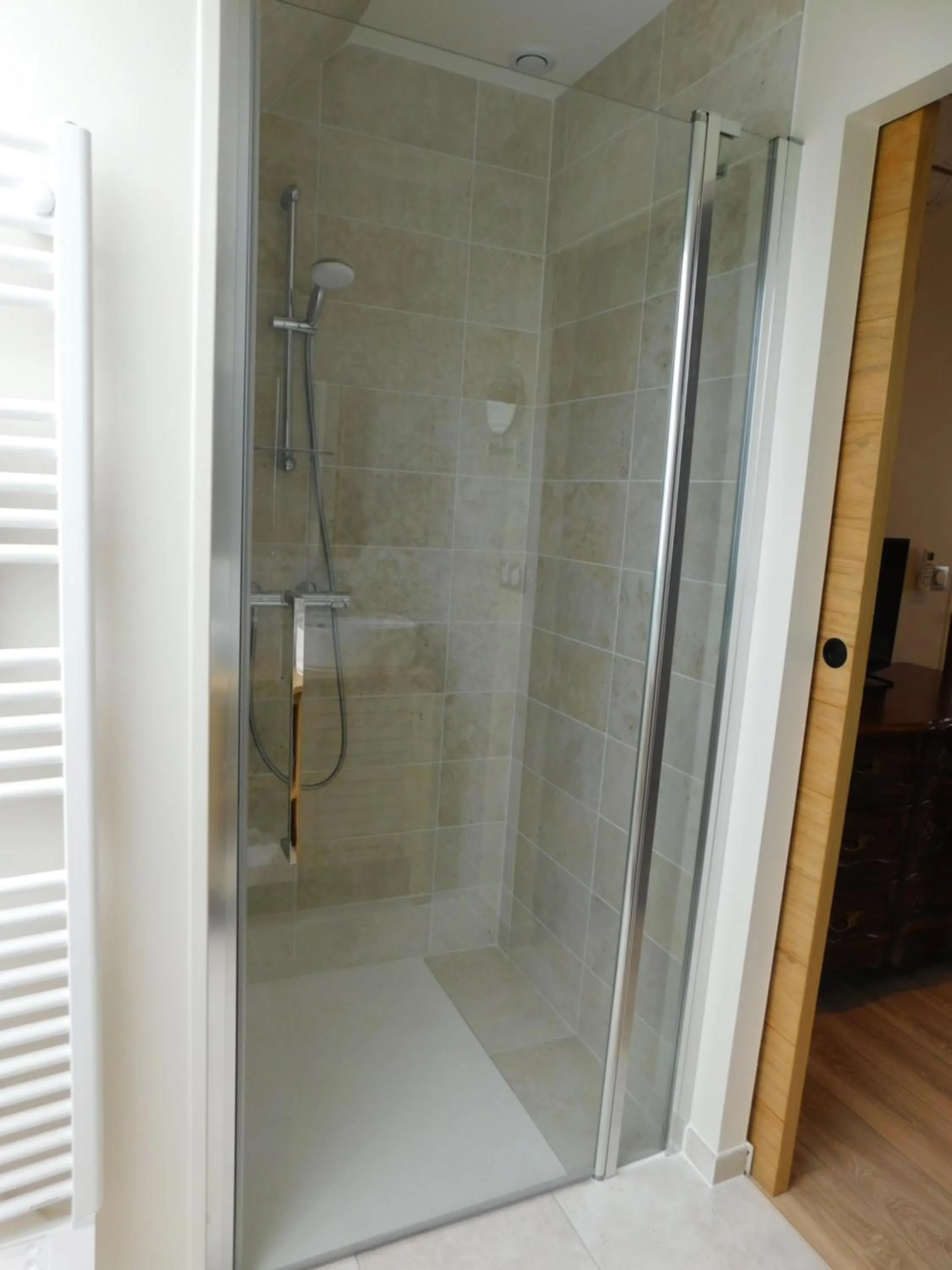 Shower in Les Jarrieres