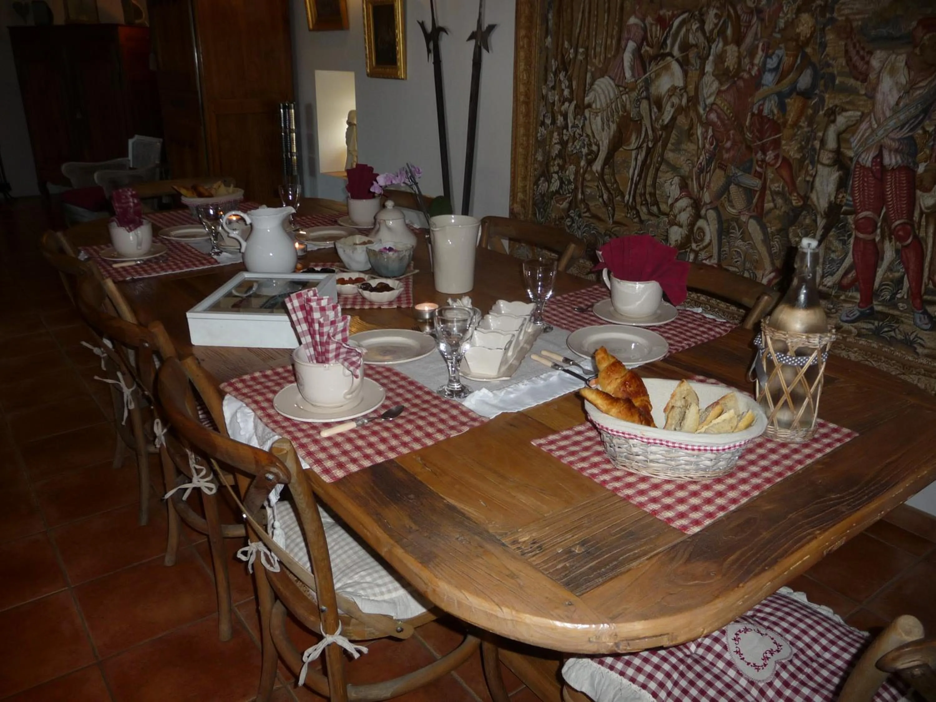 Dining area in Les Jarrieres