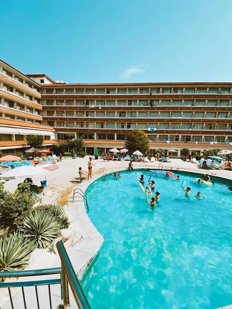 Pool view in Hotel Esplendid