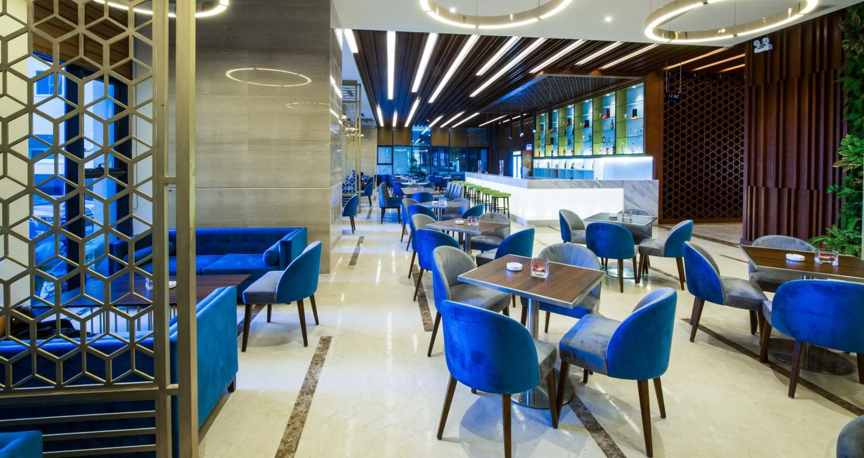 Lounge or bar in Muong Thanh Luxury Danang Beach Hotel