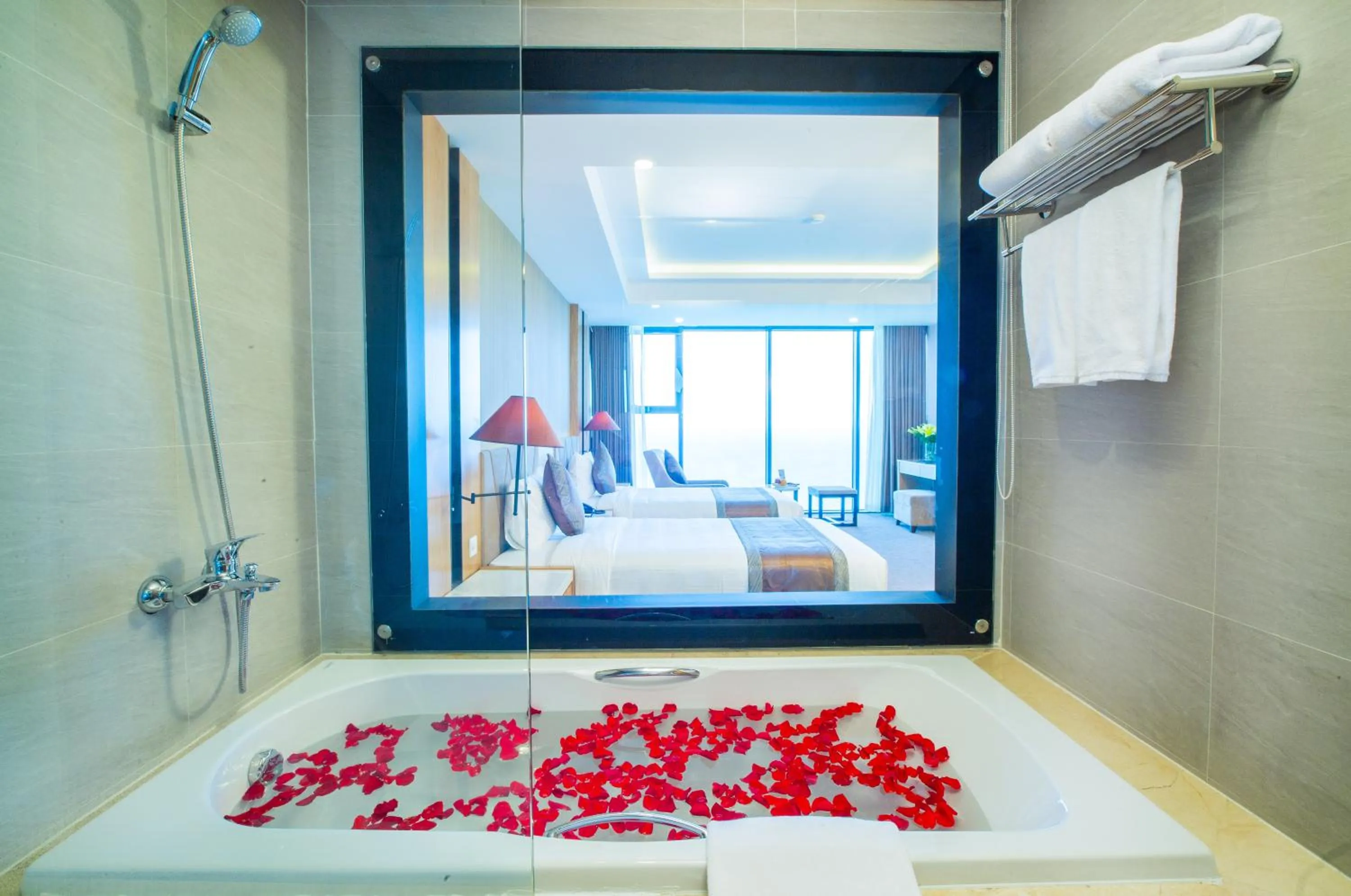Bathroom in Muong Thanh Luxury Danang Beach Hotel
