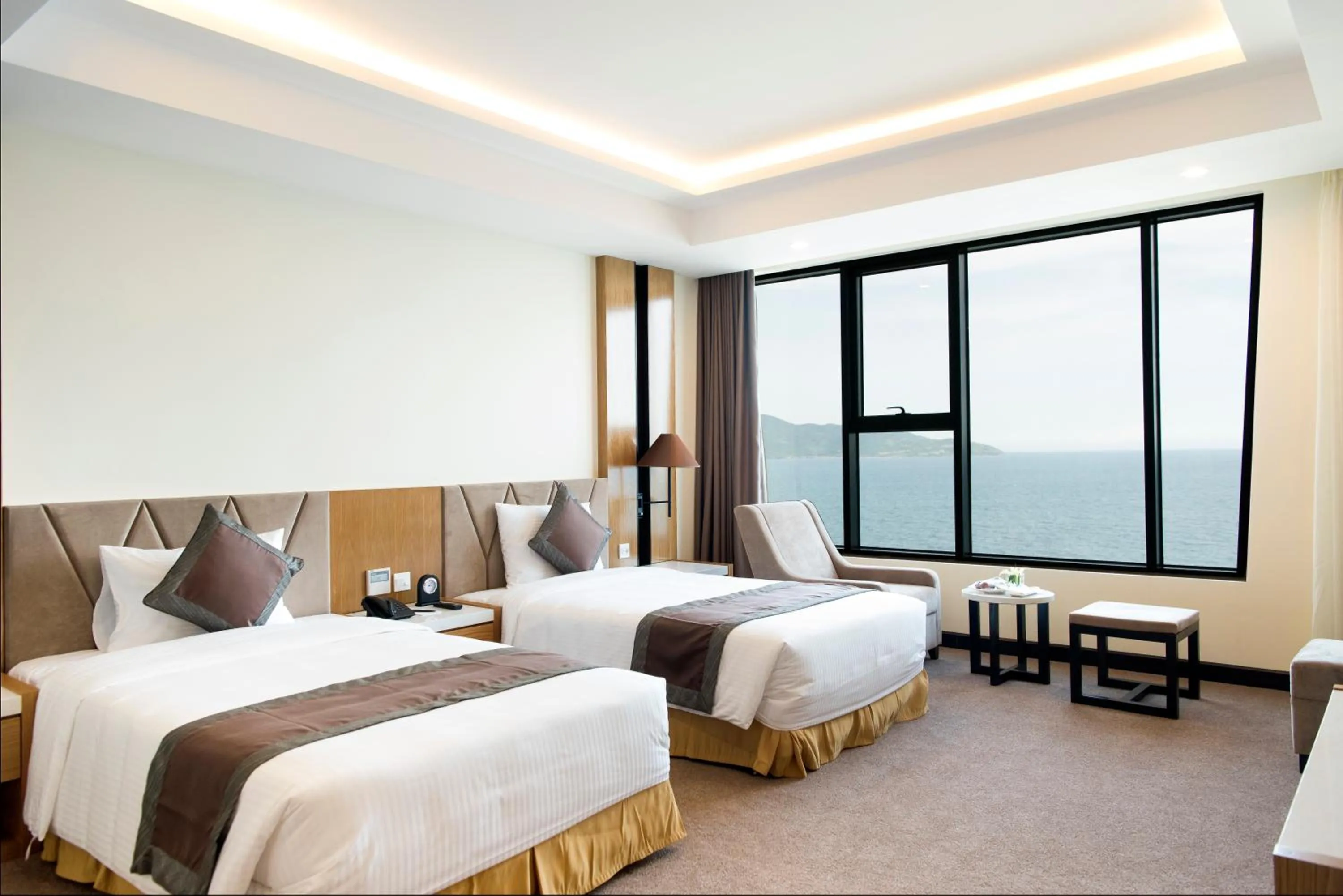 Bedroom, Bed in Muong Thanh Luxury Danang Beach Hotel