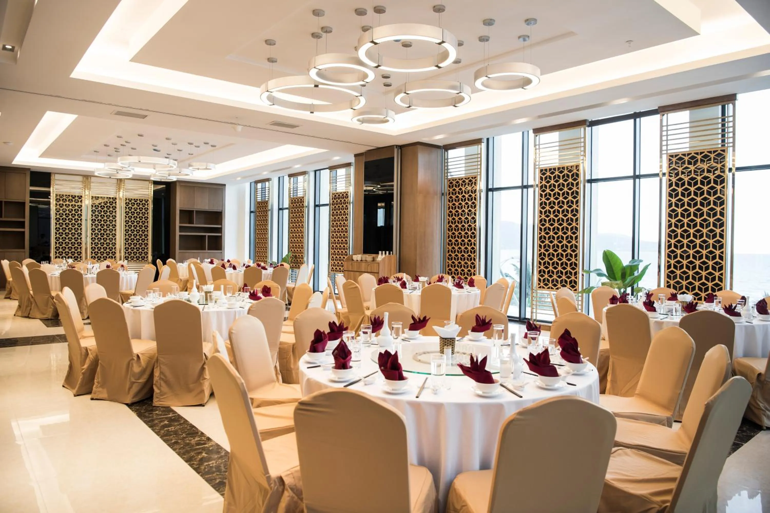 Meeting/conference room in Muong Thanh Luxury Danang Beach Hotel