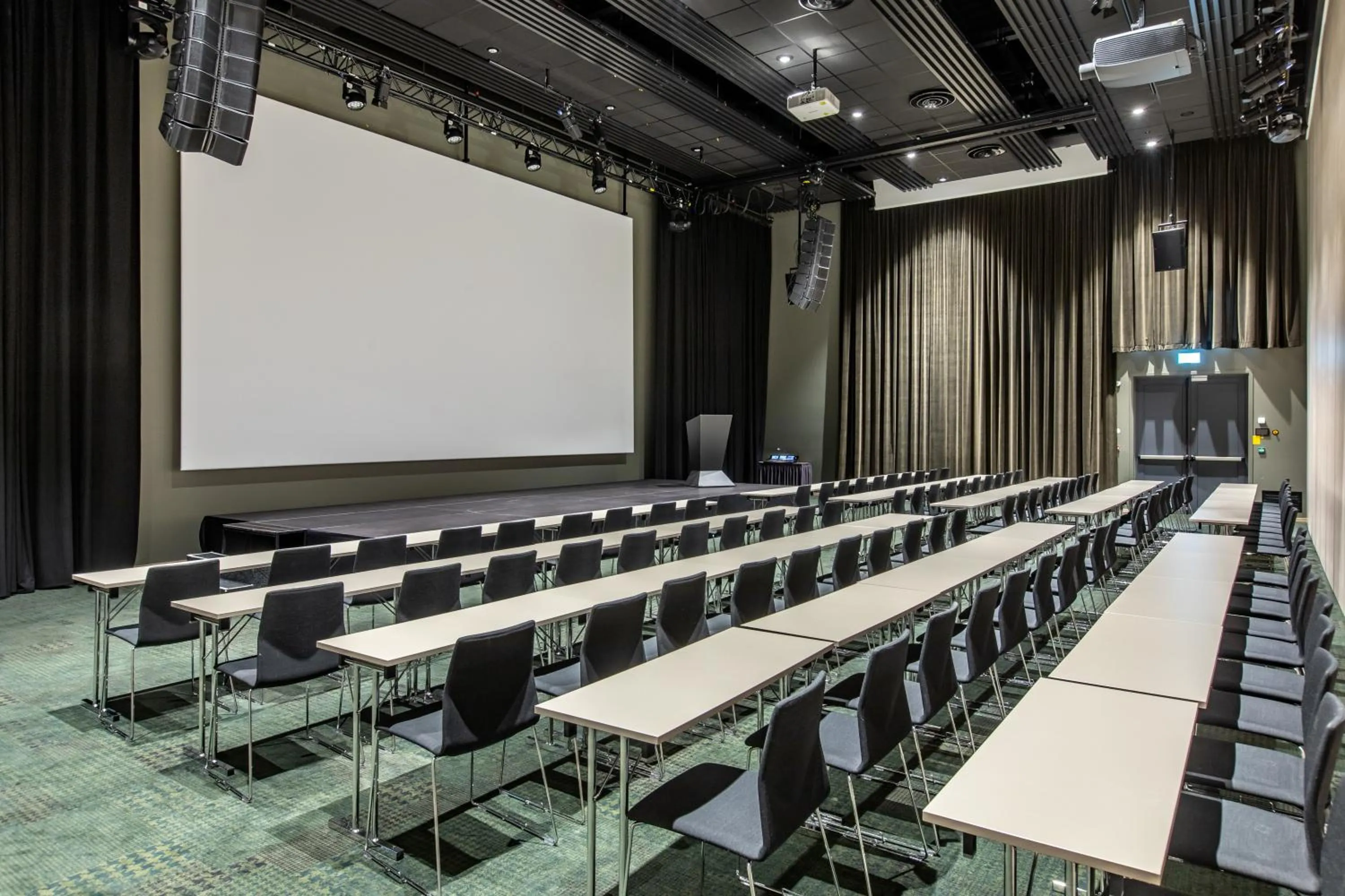 Meeting/conference room in Quality Airport Hotel Gardermoen