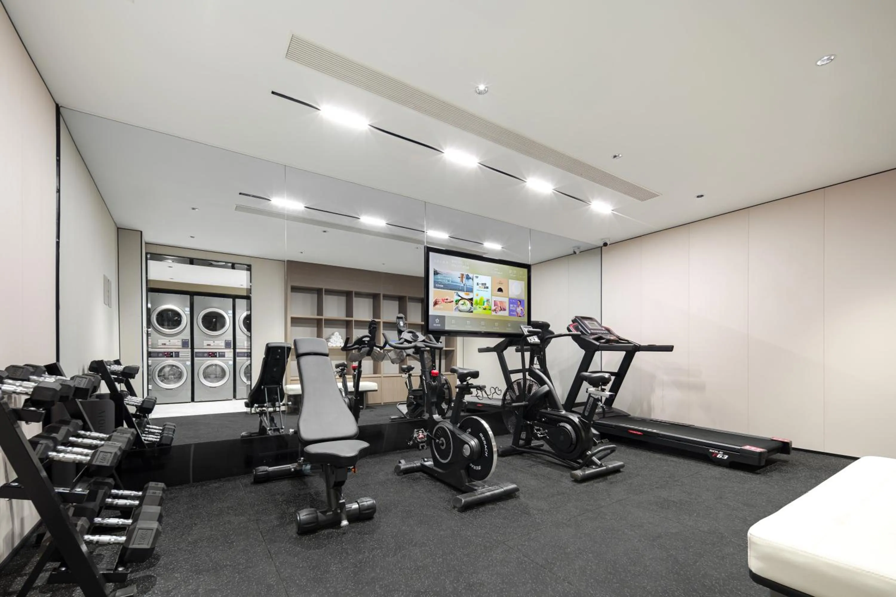 Fitness centre/facilities in Atour X Hotel Shanghai Hongqiao Airport Konggang Road