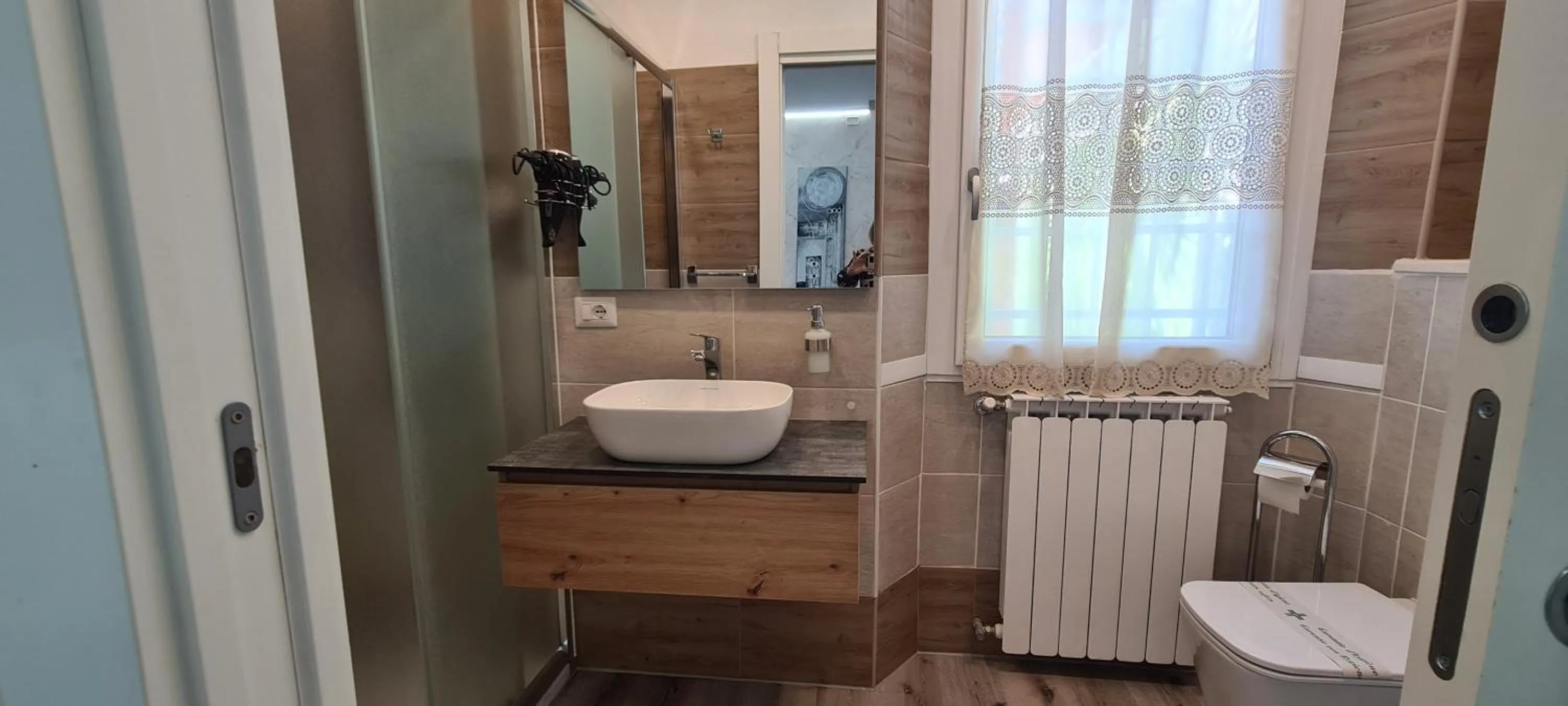 Shower in B&B Le Palme