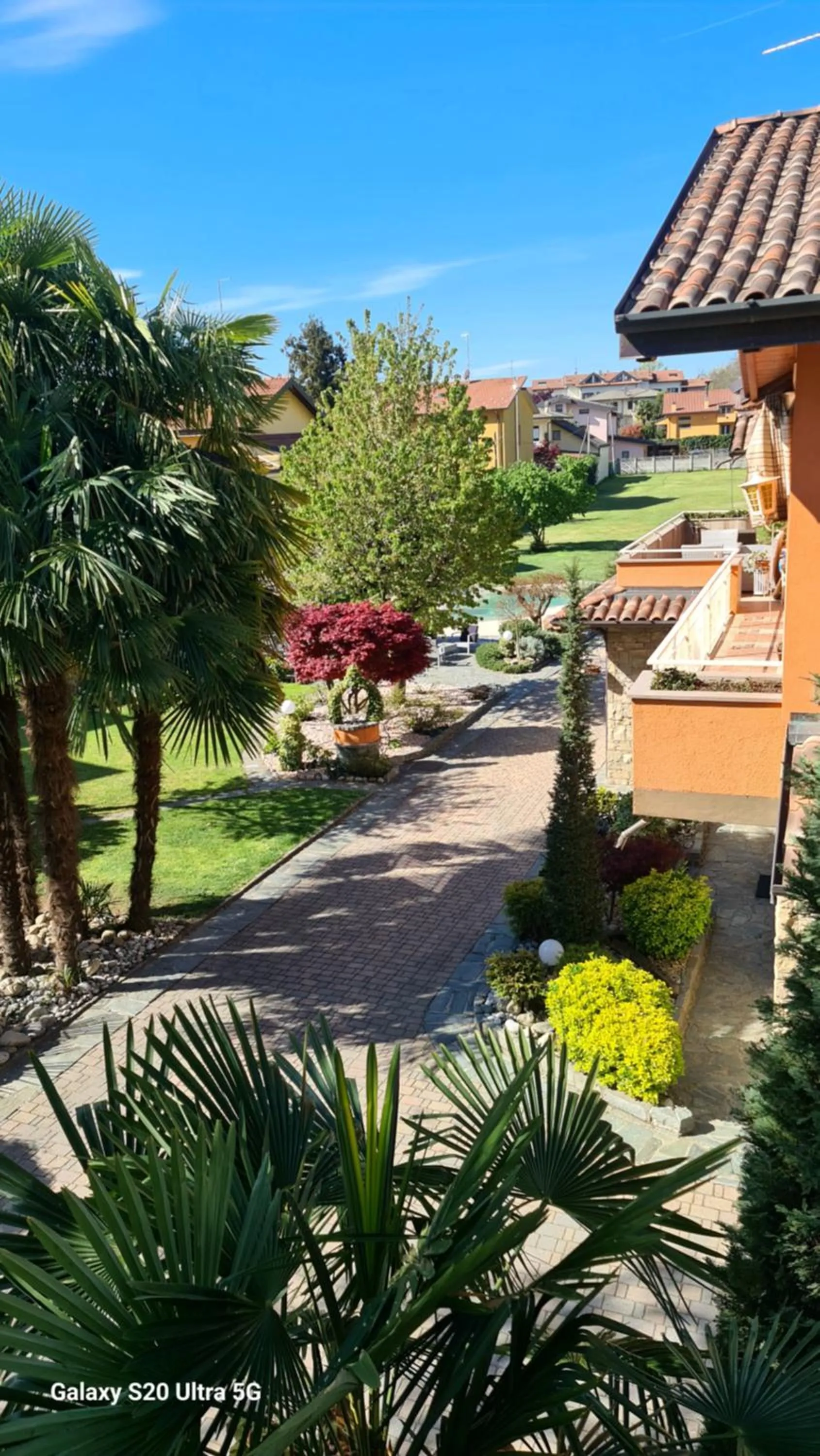 Garden view in B&B Le Palme