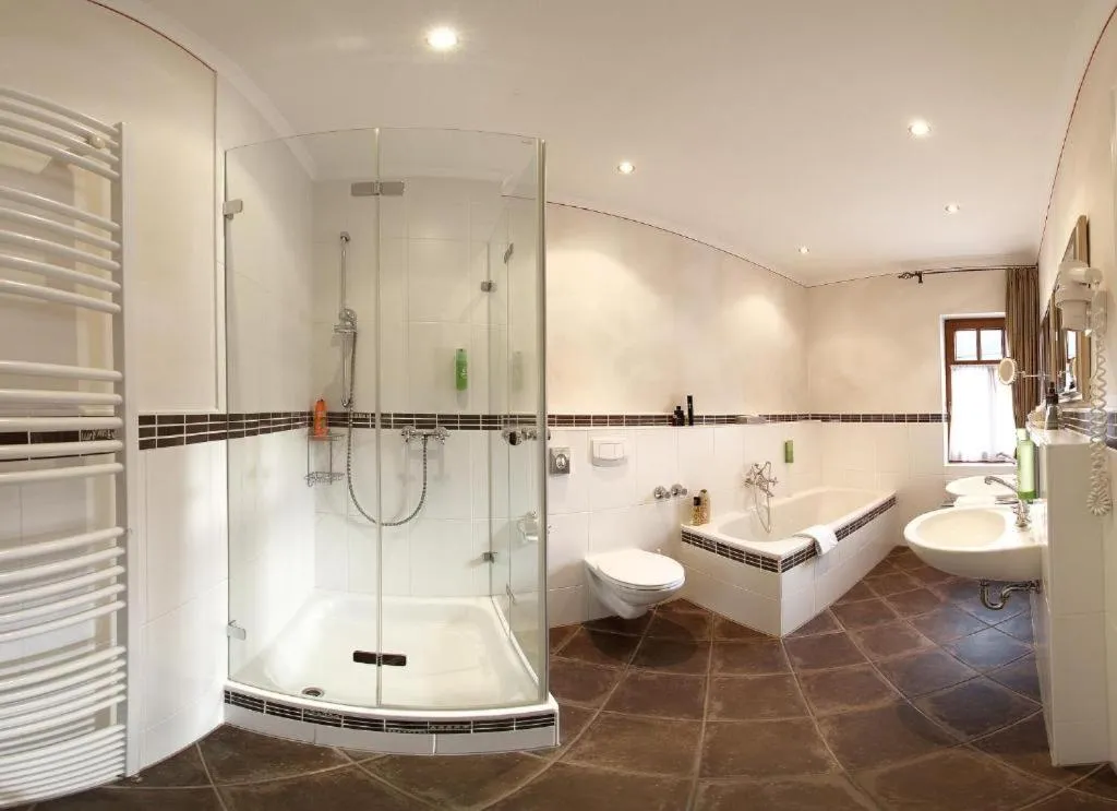 Toilet in Hotel Arador