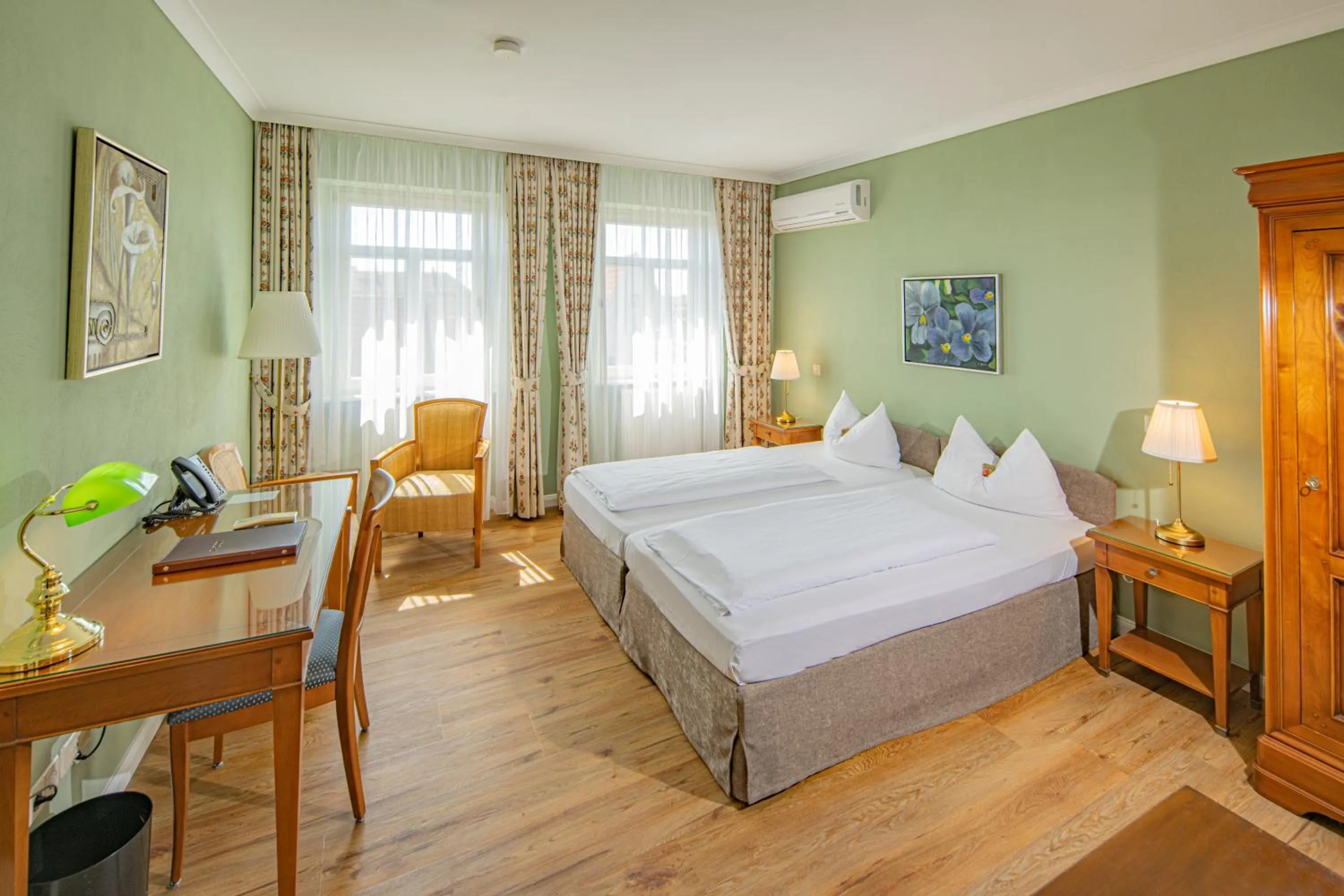 Photo of the whole room in Hotel Arador