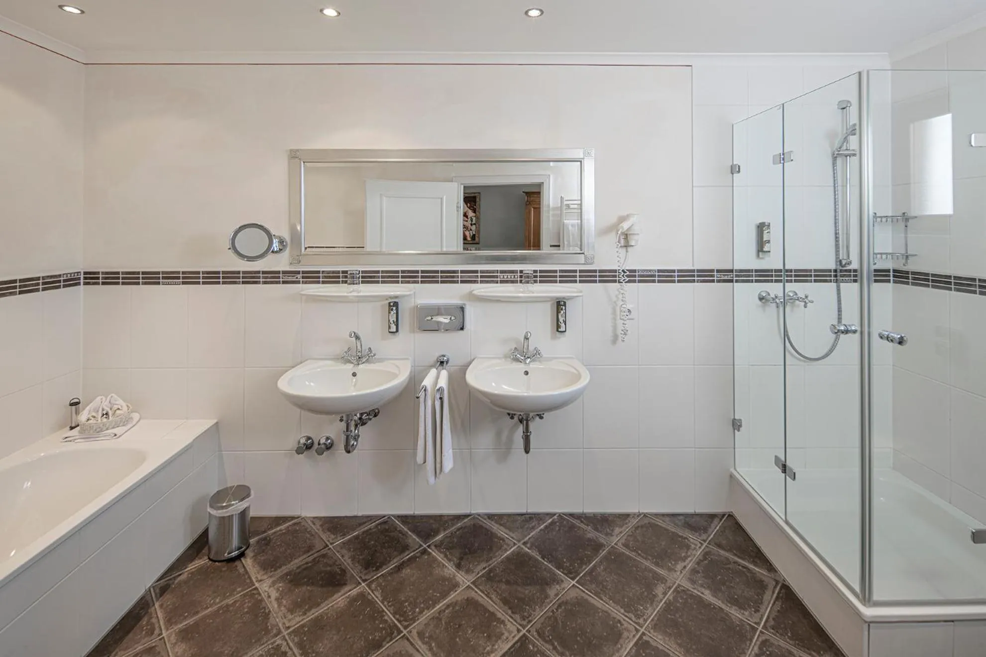 Shower in Hotel Arador