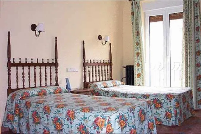 Photo of the whole room in Hotel Rey Niño