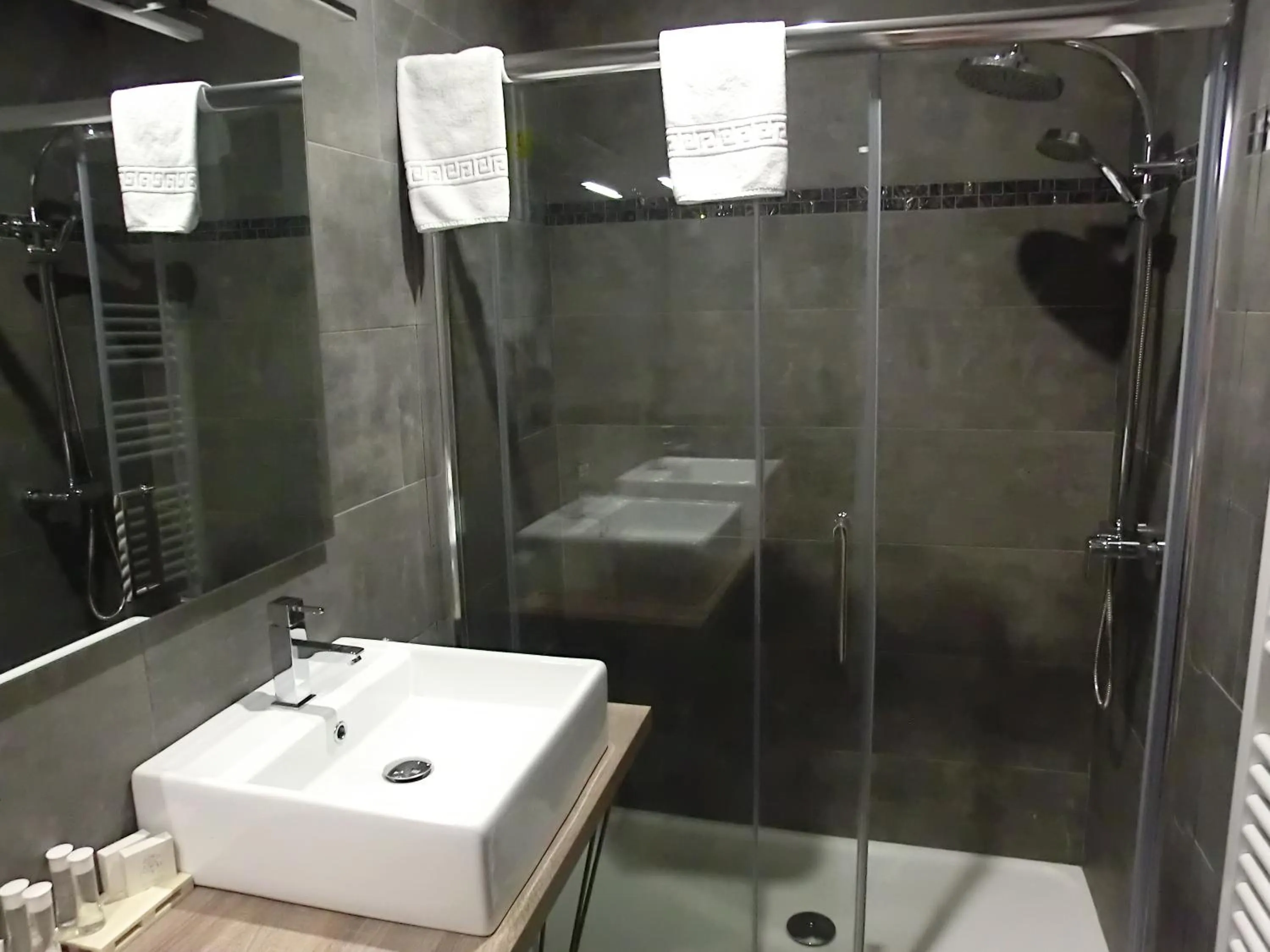 Bathroom in Hotel Sur Le Quai