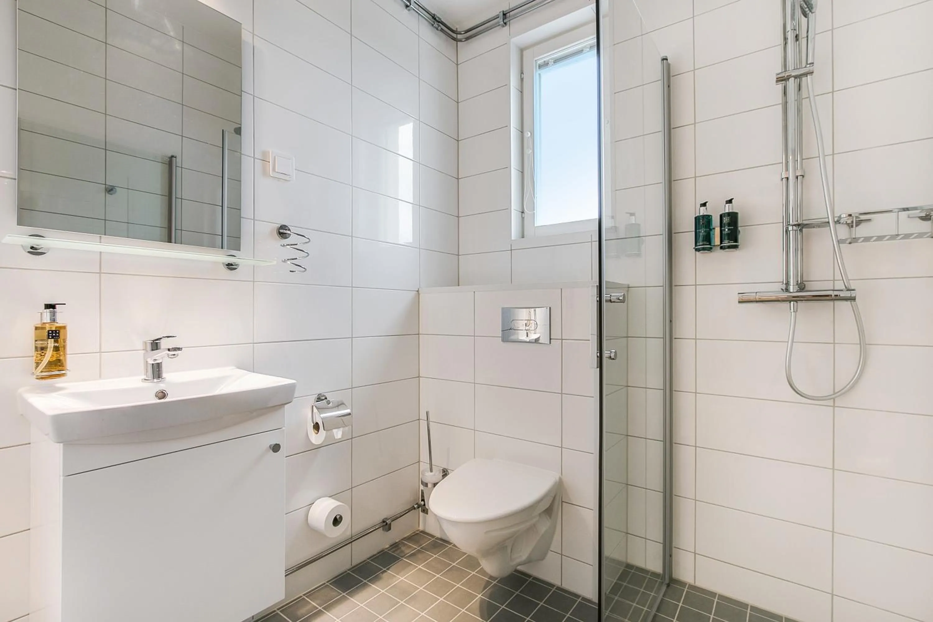 Shower in Turinge Hotel