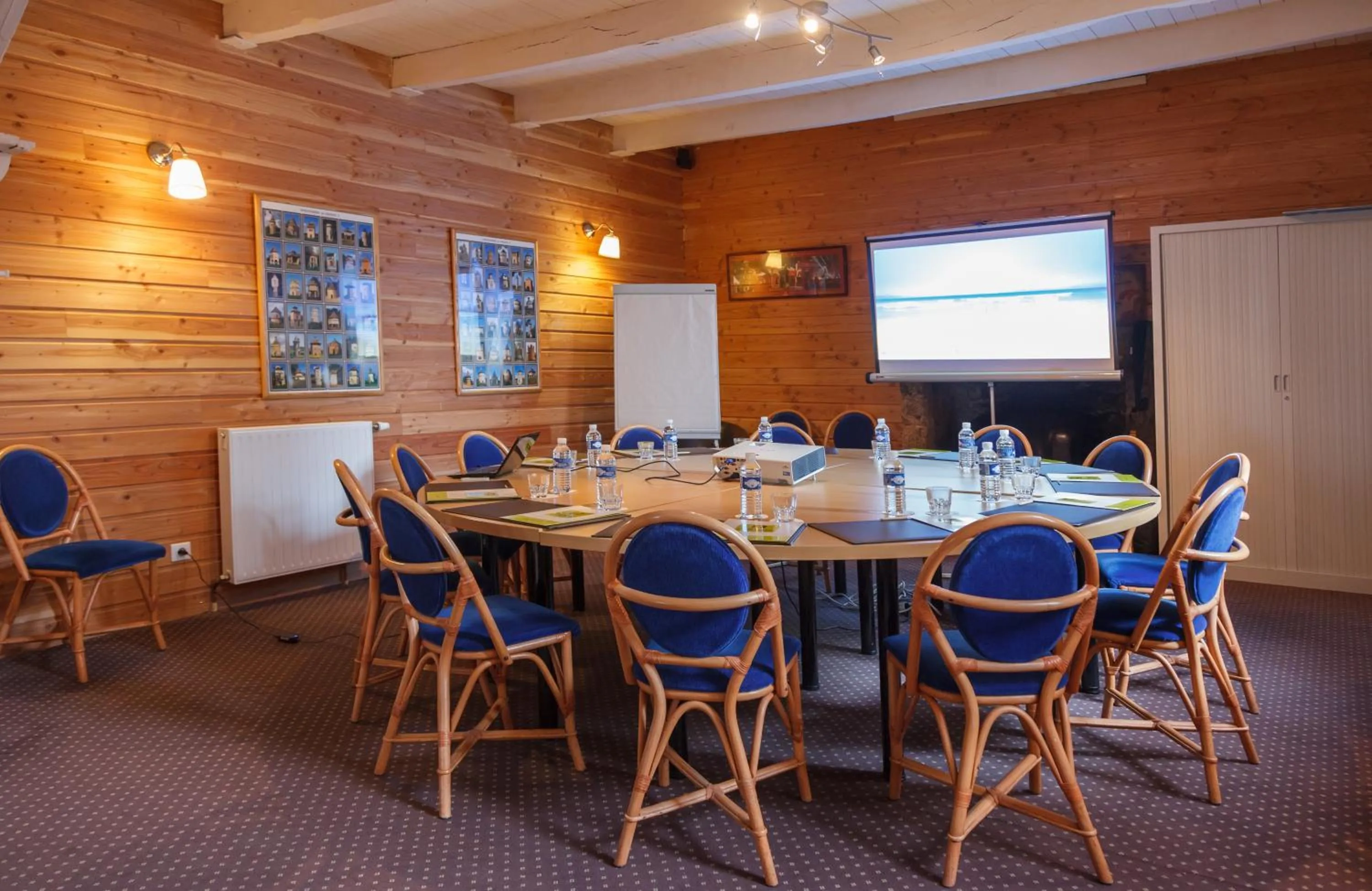 Auberge Du Cheval Blanc - Logis Hotel