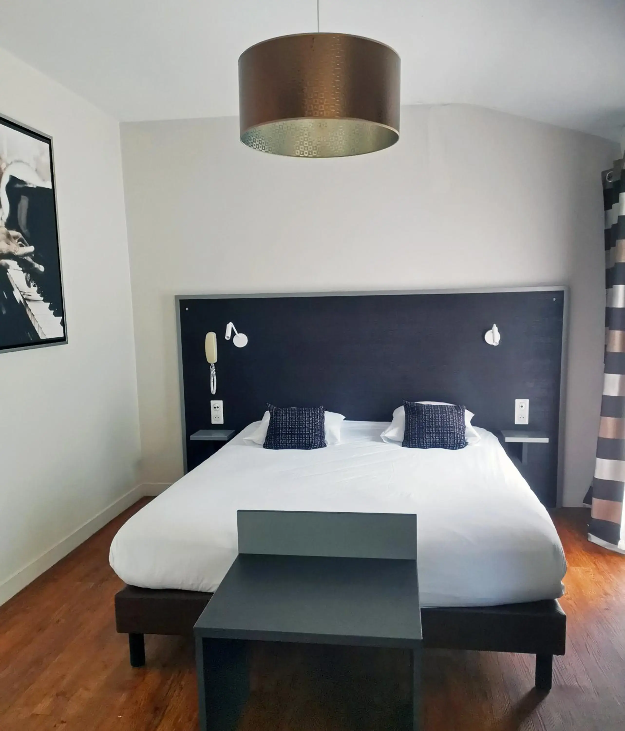 Family Room in Auberge Du Cheval Blanc - Logis Hotel Family Room in Auberge Du Cheval Blanc - Logis Hotel