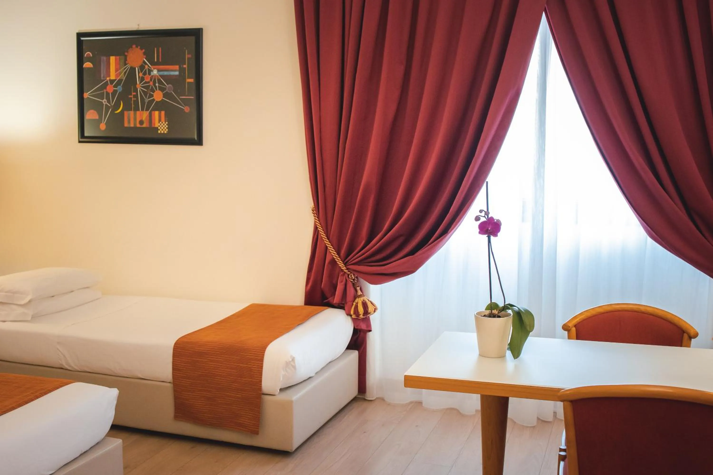 Seating area, Bed in Best Western Mirage Hotel Fiera