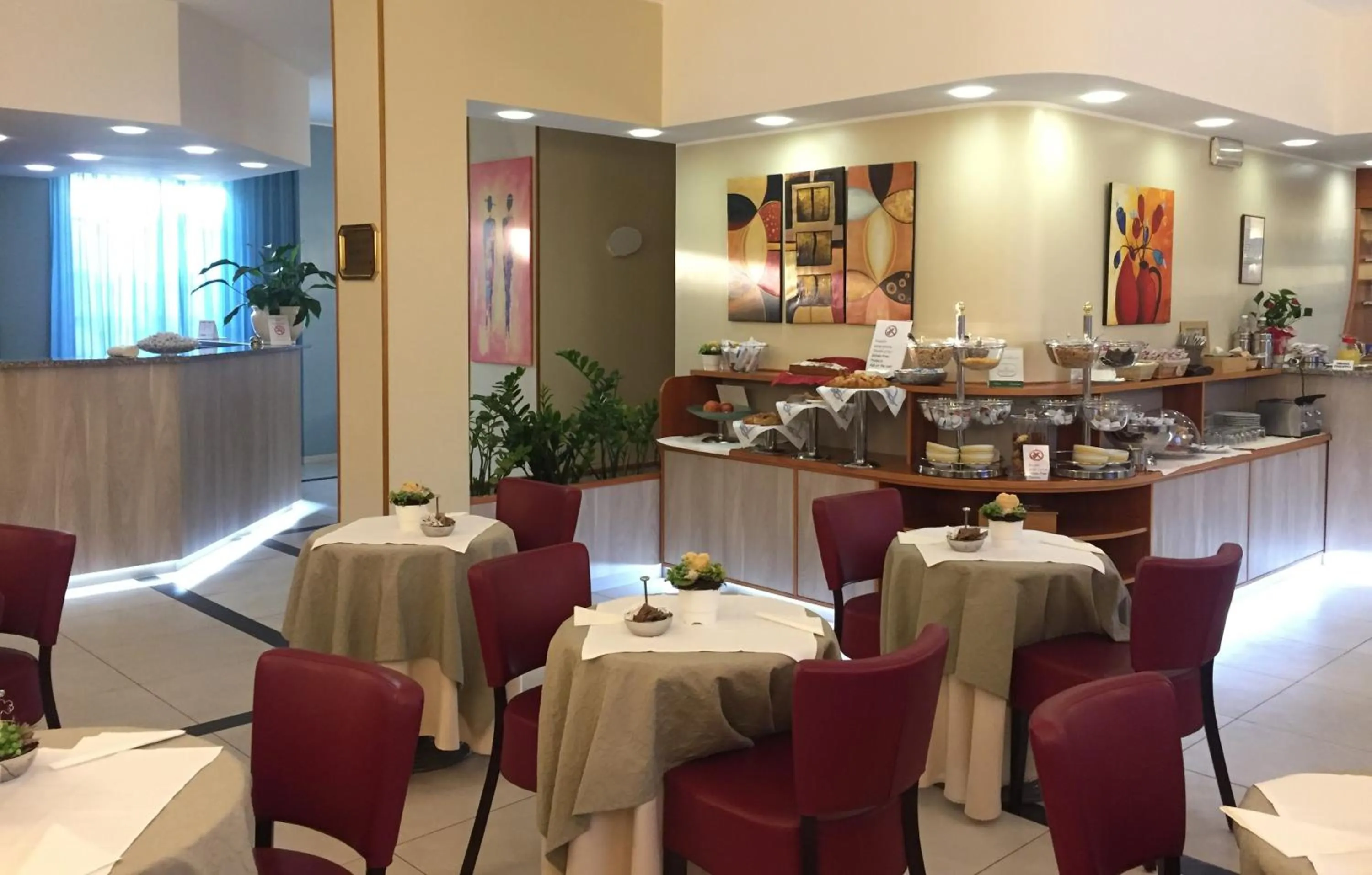Restaurant/places to eat in Hotel Arcobaleno