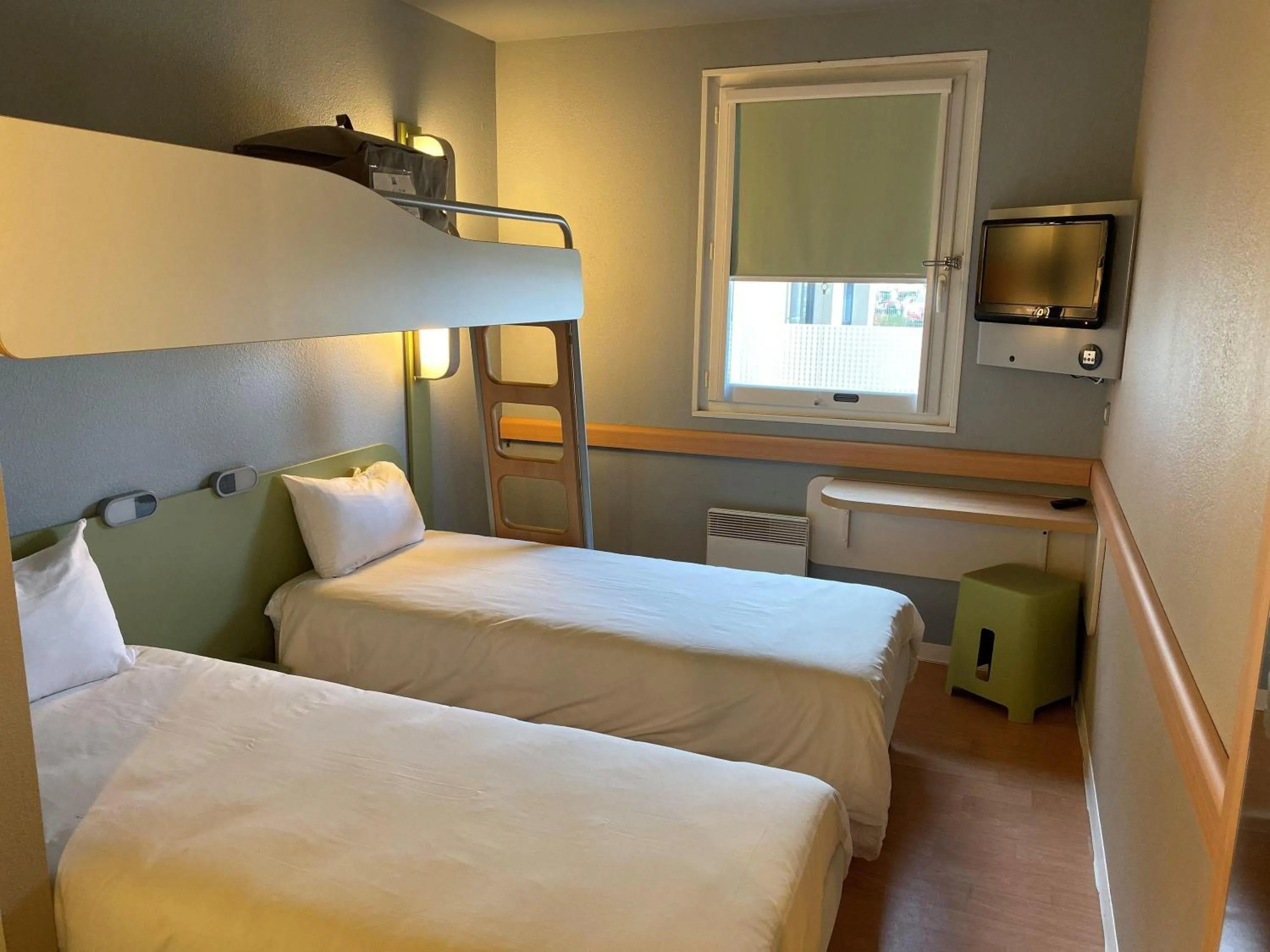 Bedroom, Bed in Ibis budget Verdun