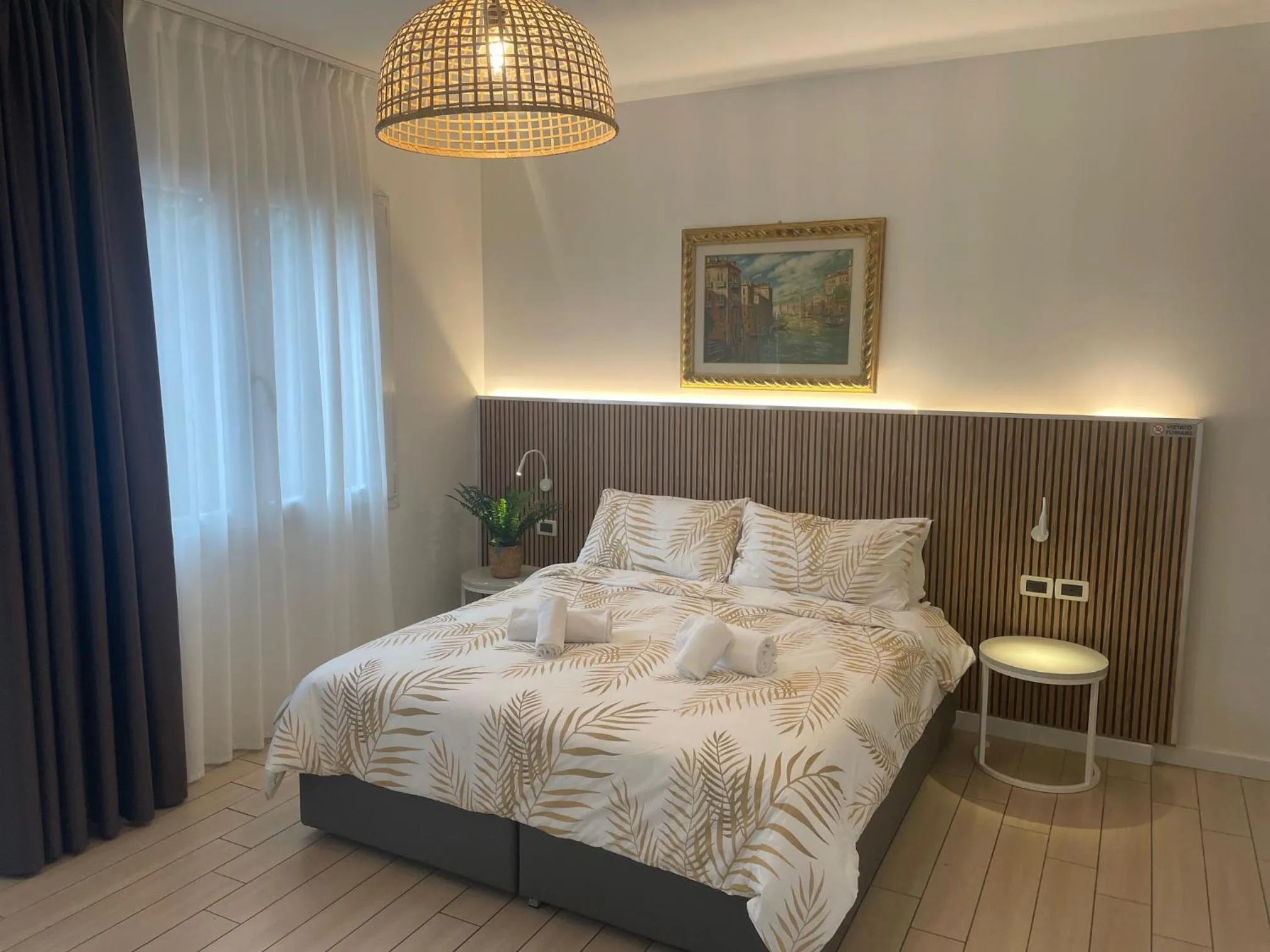 Bed in Hotel La Pergola di Venezia