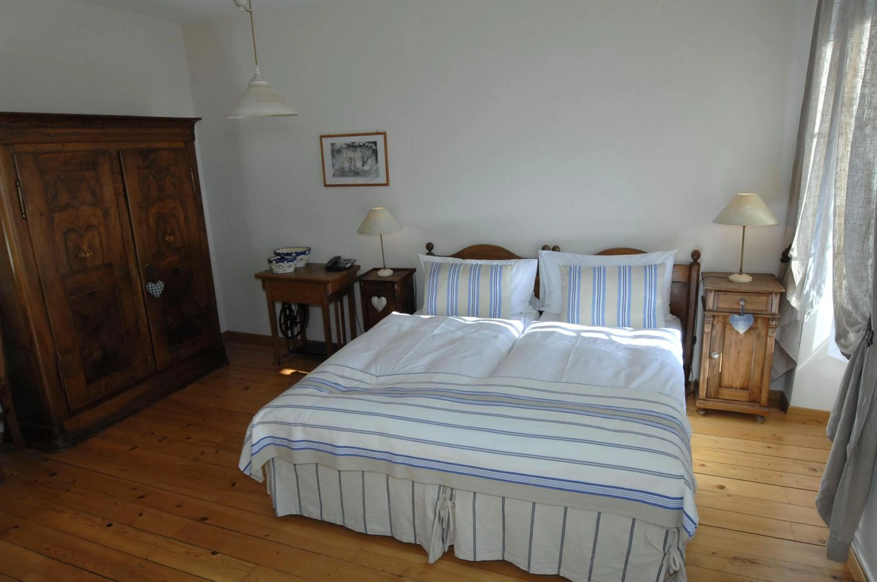 Bedroom, Bed in Auberge de la Gare