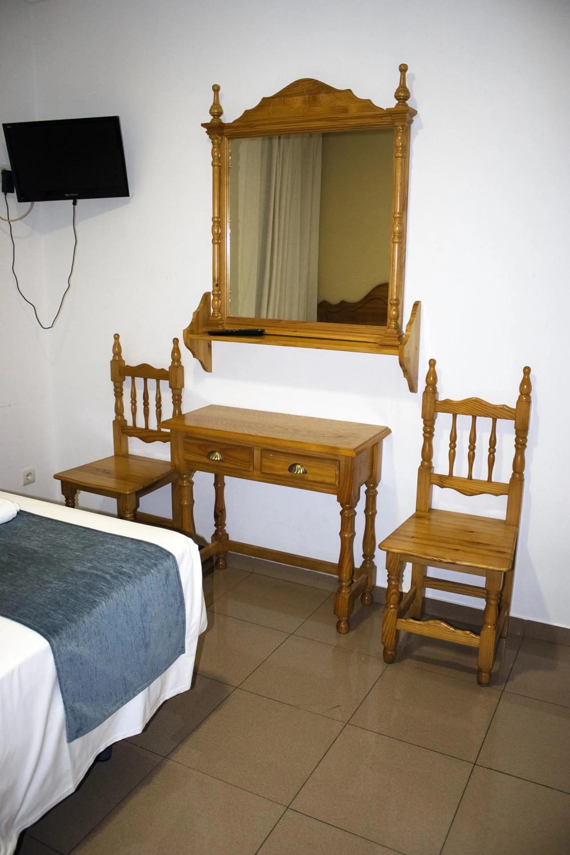 Bed in Hostal Valdepeñas by Bossh! Hotels