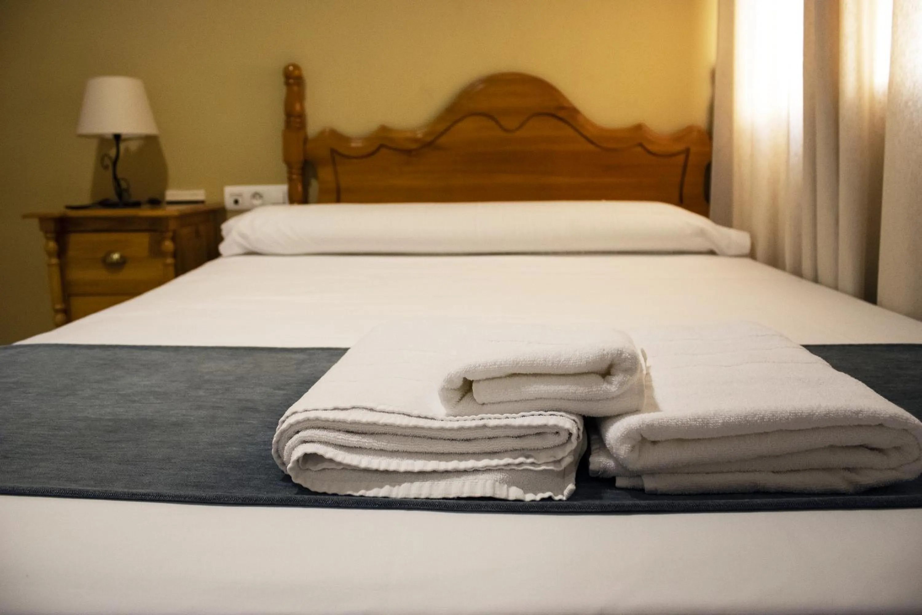 Bed in Hostal Valdepeñas by Bossh! Hotels