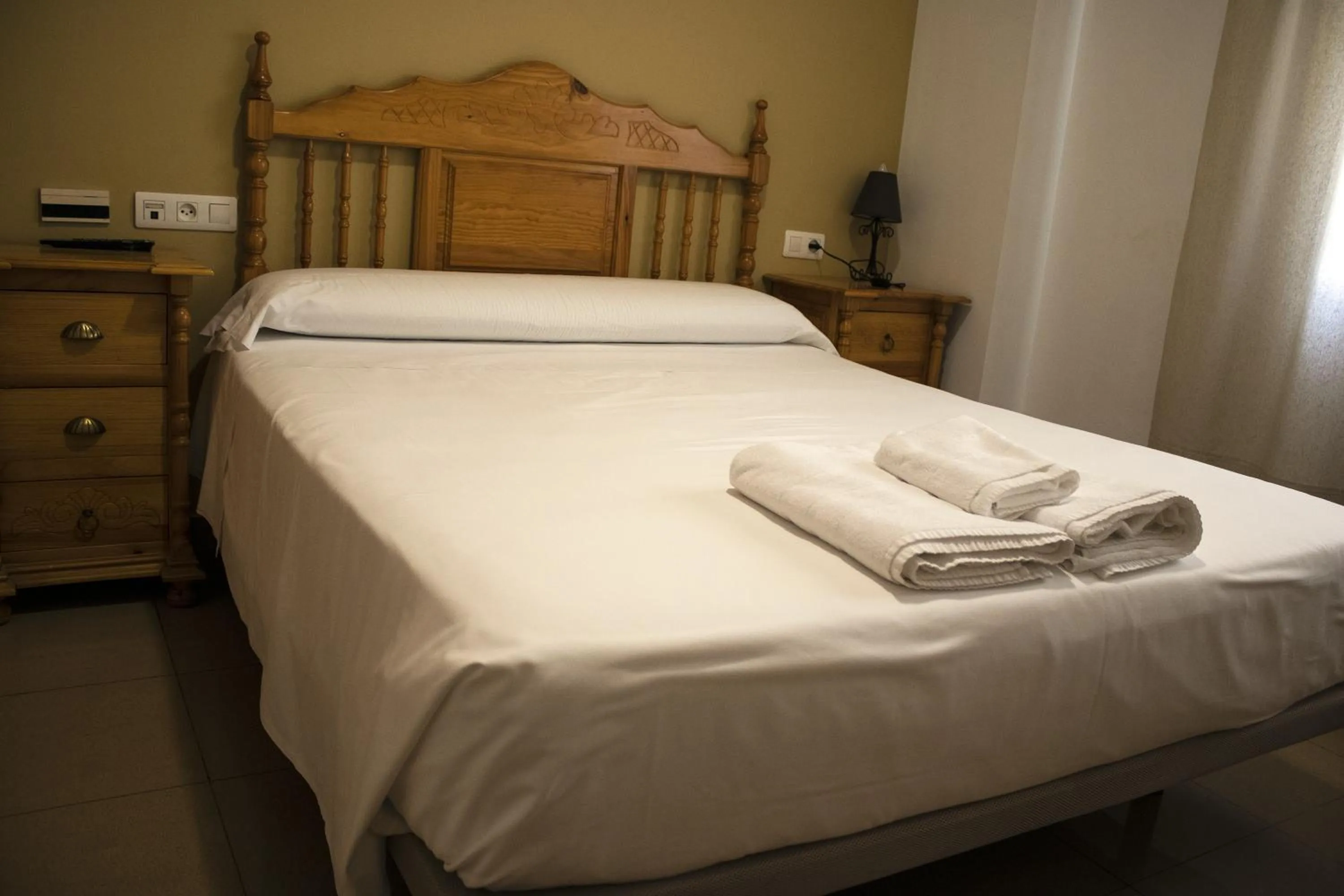 Bed in Hostal Valdepeñas by Bossh! Hotels