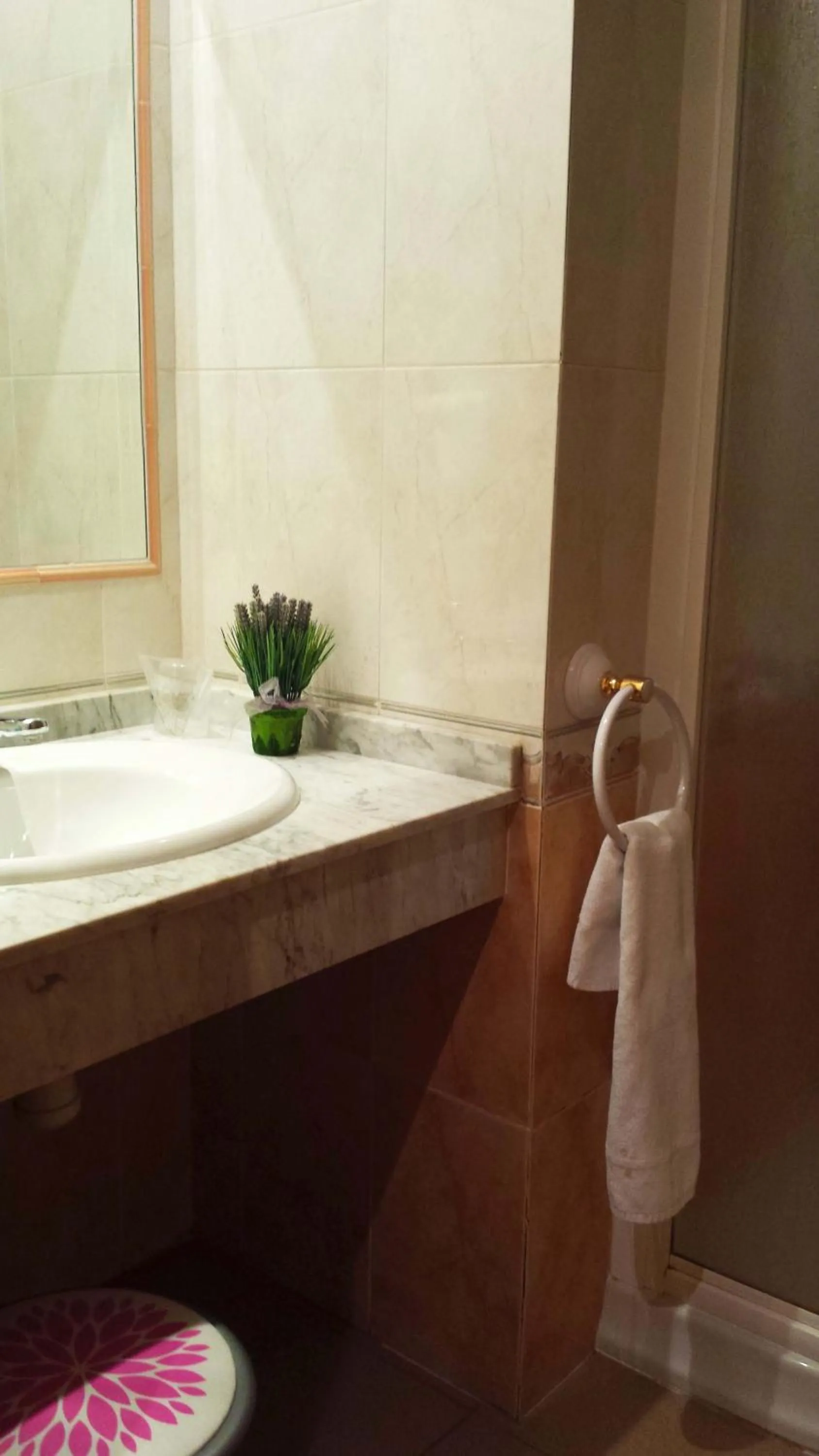 Bathroom in Hostal Valdepeñas by Bossh! Hotels