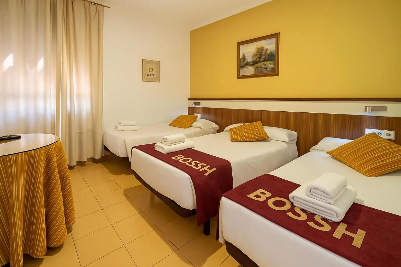 Bed in Hostal Valdepeñas by Bossh! Hotels