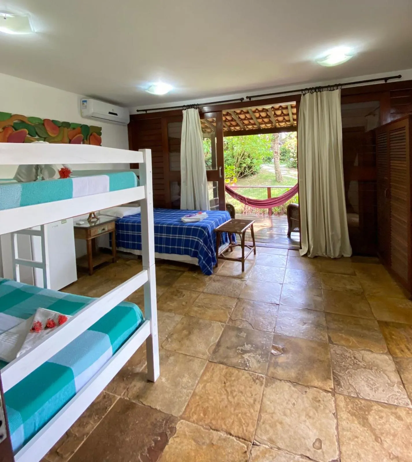 bunk bed in ThalassaGarden Hotel - Pousada