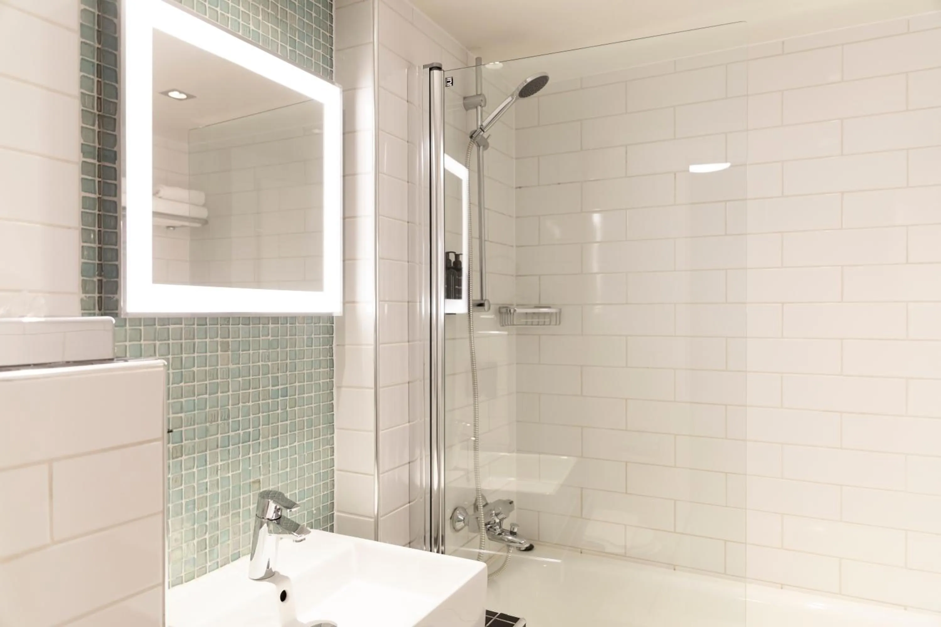 Shower in Home Hotel Grand Bodø