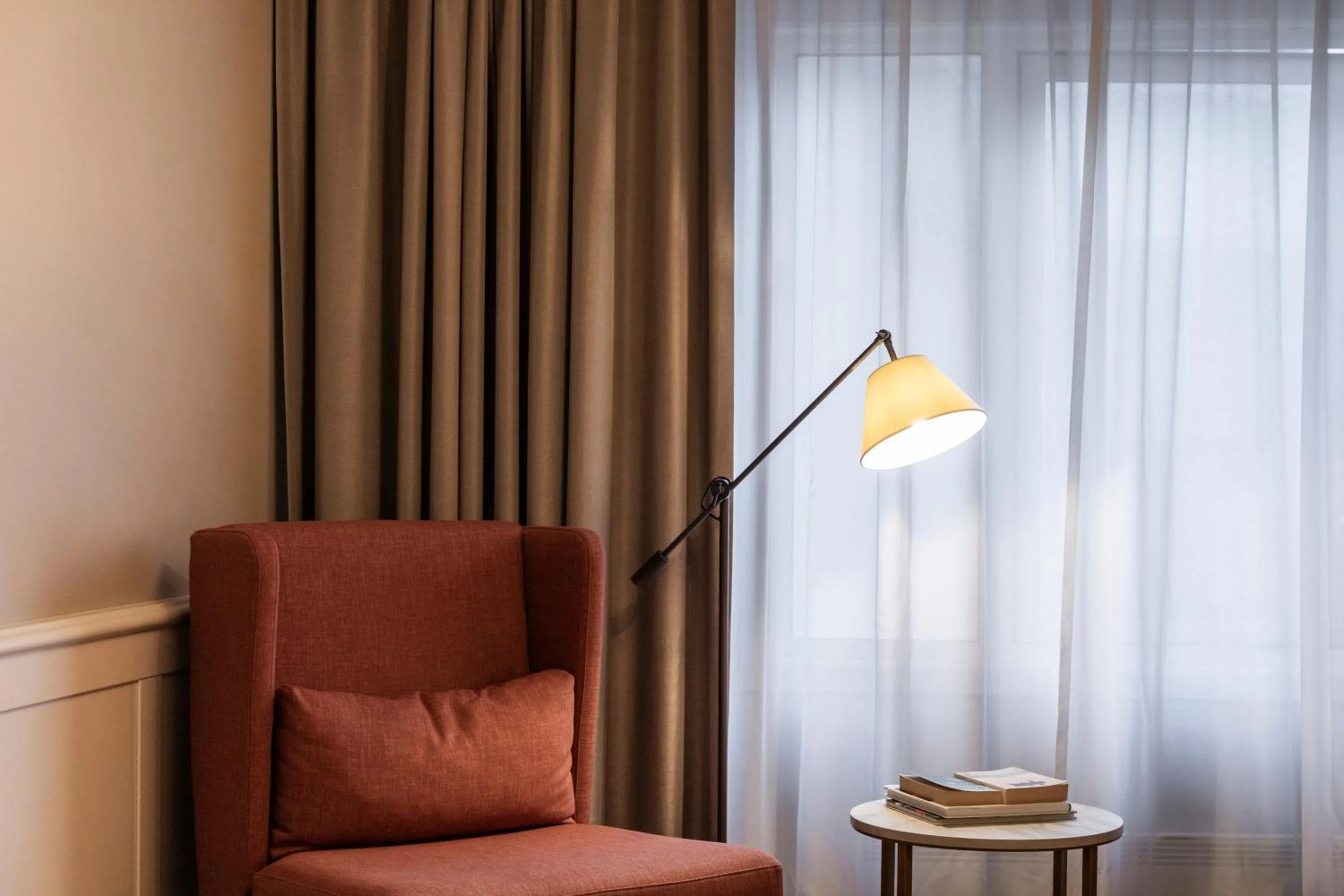 Library in Home Hotel Grand Bodø