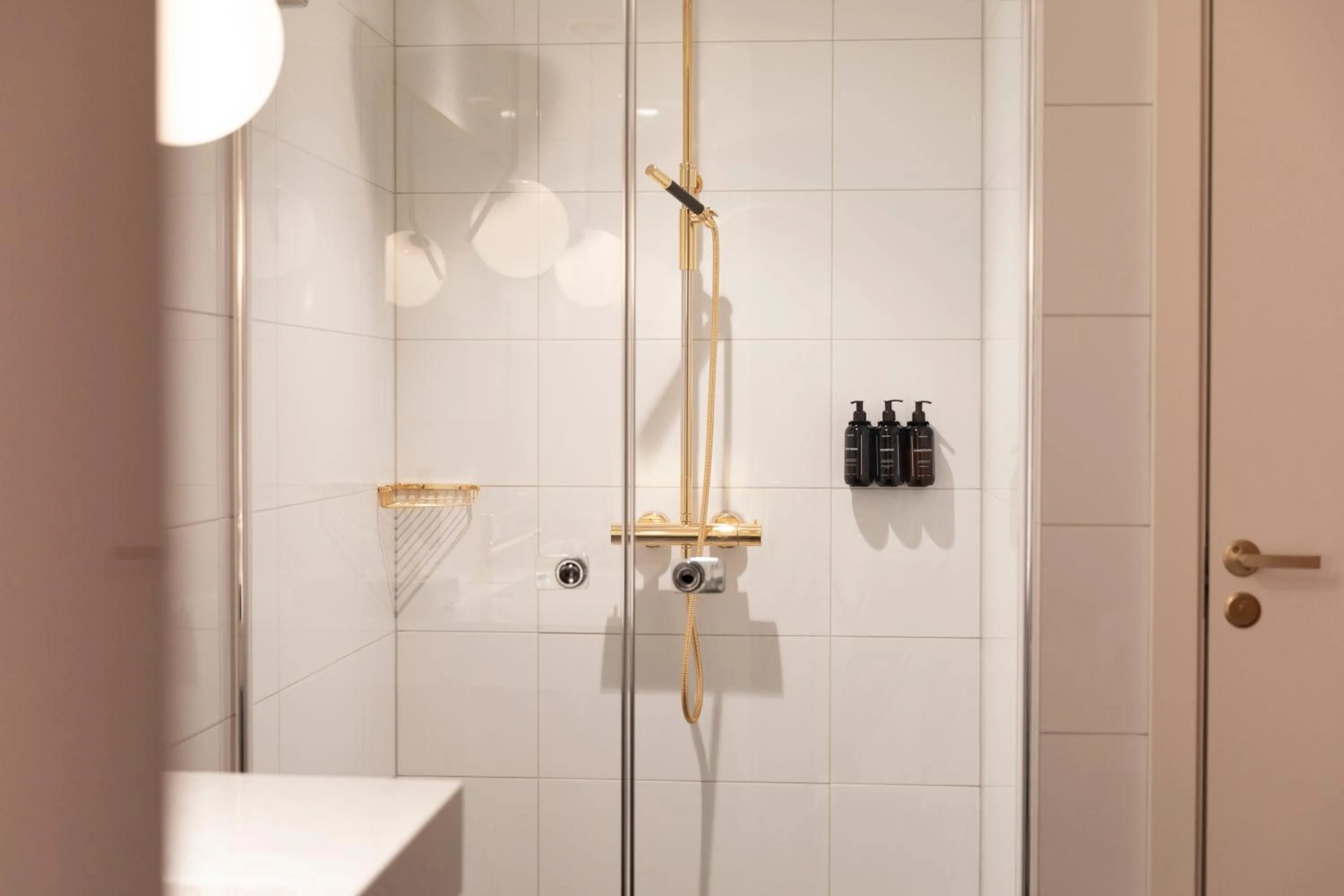 Shower in Home Hotel Grand Bodø