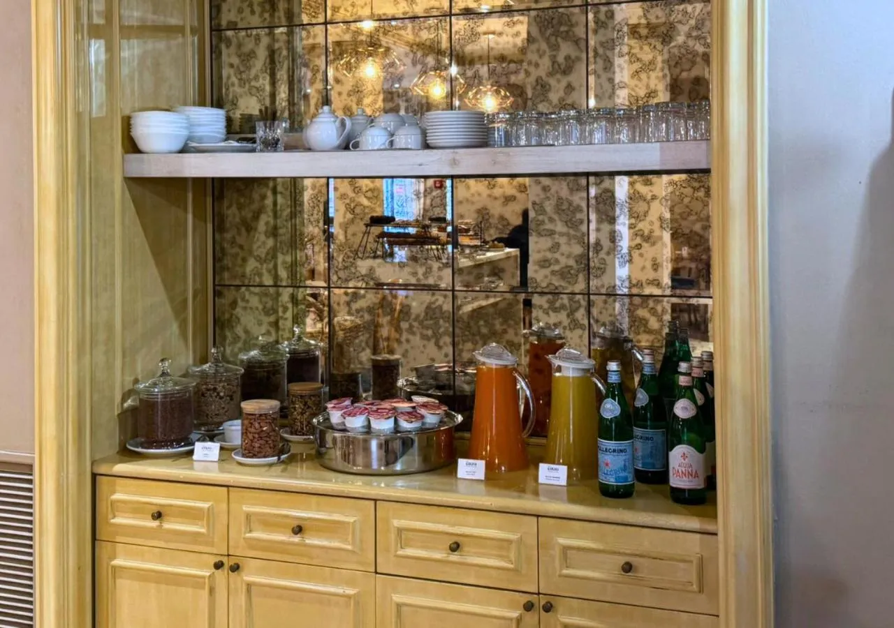 Breakfast in Hotel Enzo