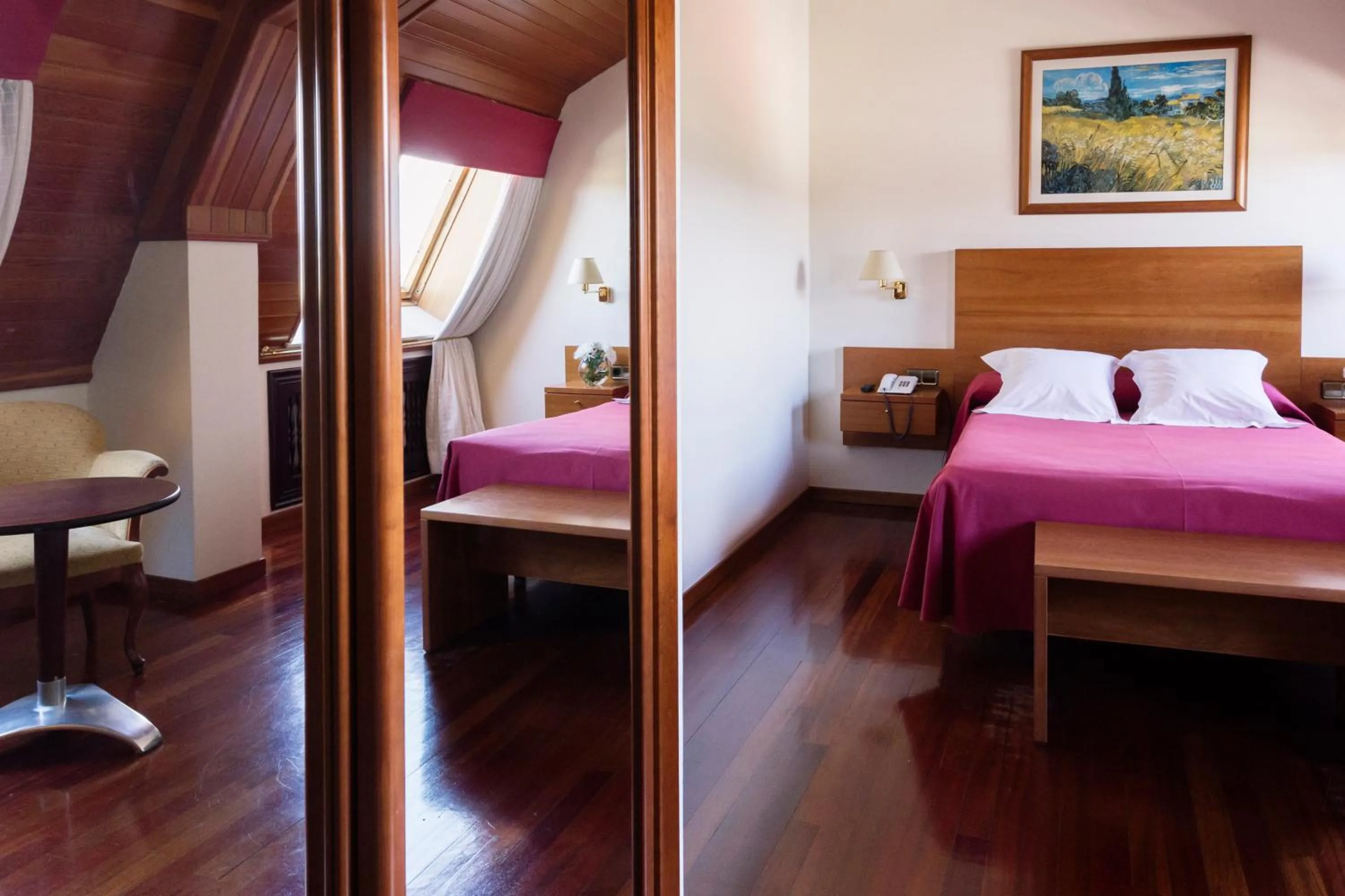 Bedroom, Bed in Hotel Valencia