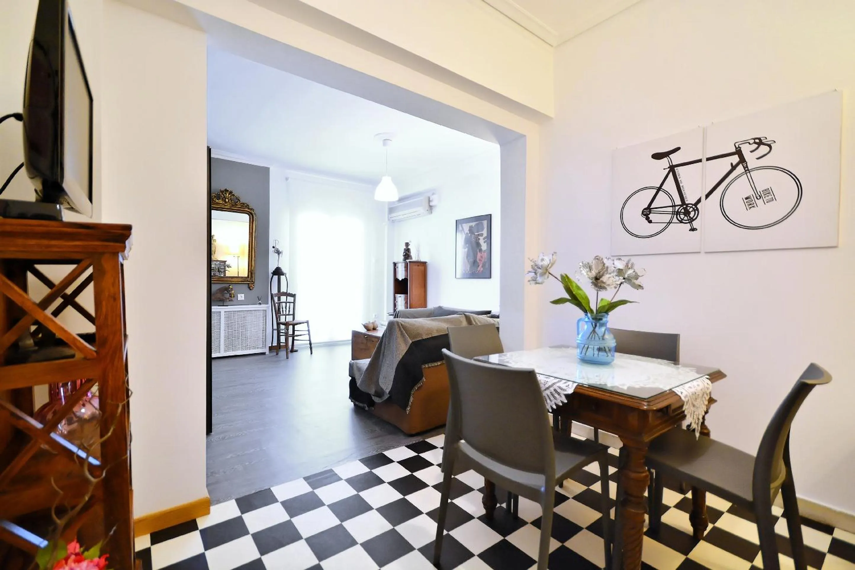 Dining area in Plaka Elegant Apartment