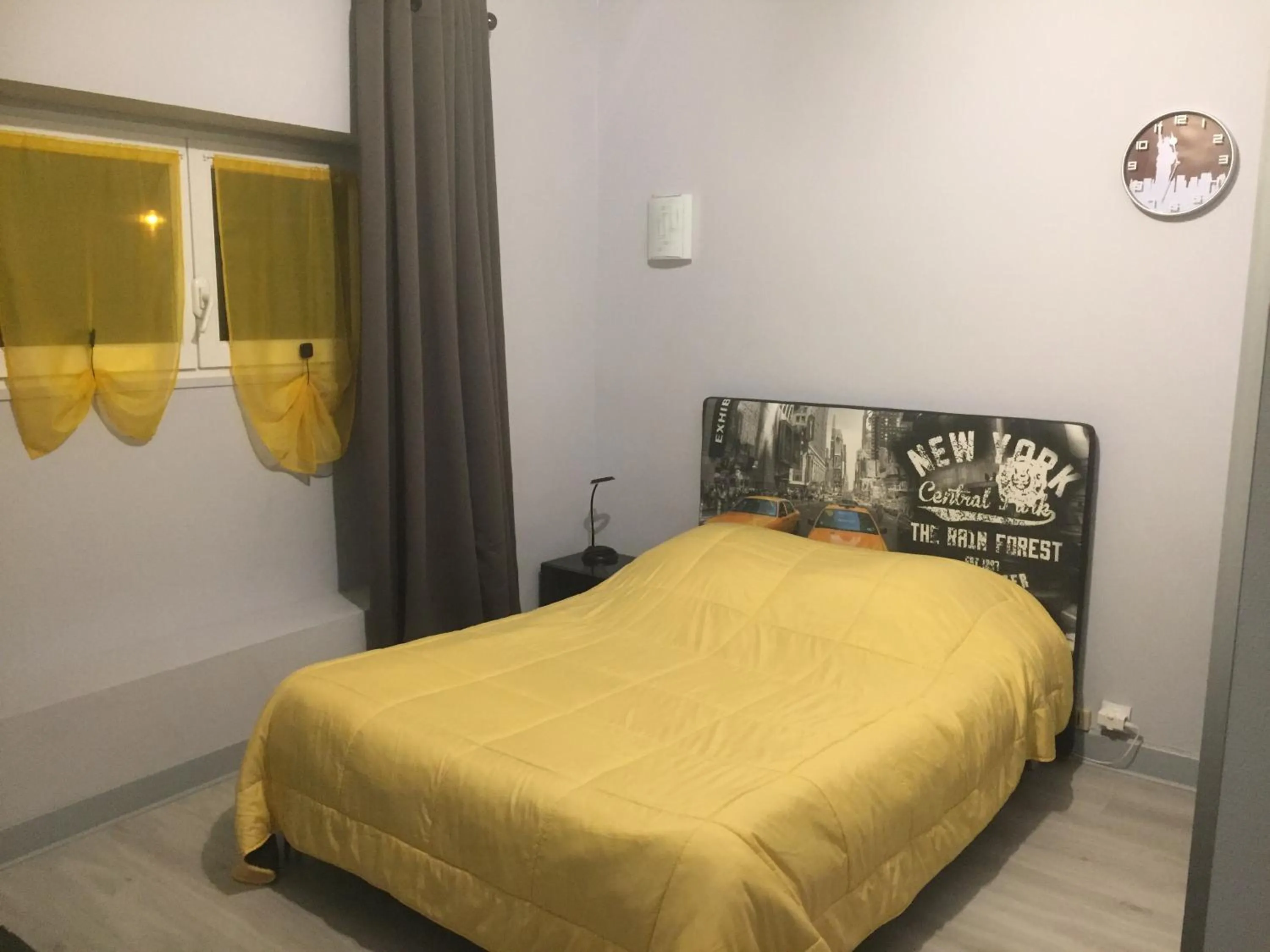 Bedroom in Hôtel Le Bambi