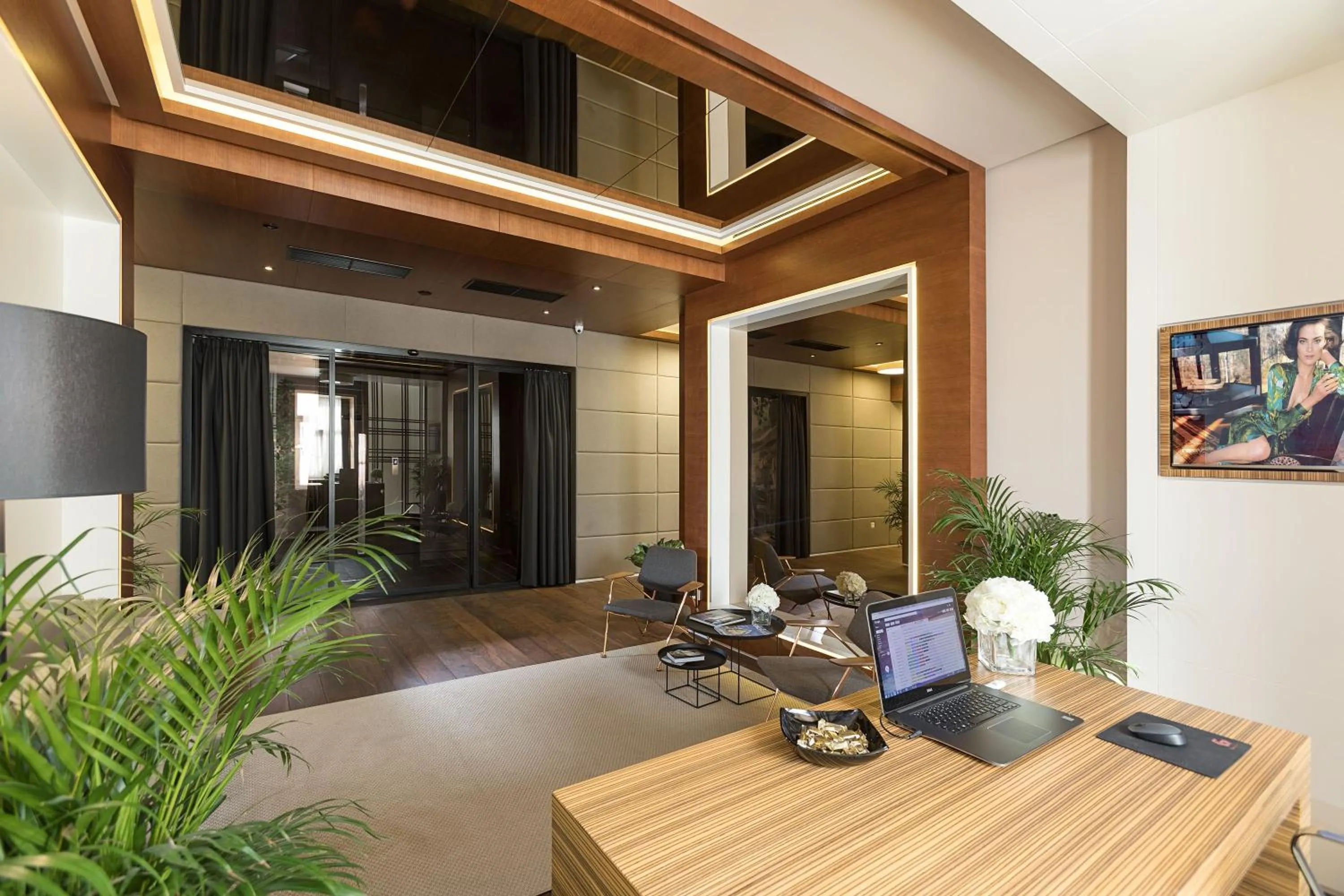 Lobby or reception in Dominic Smart & Luxury Suites - Parliament