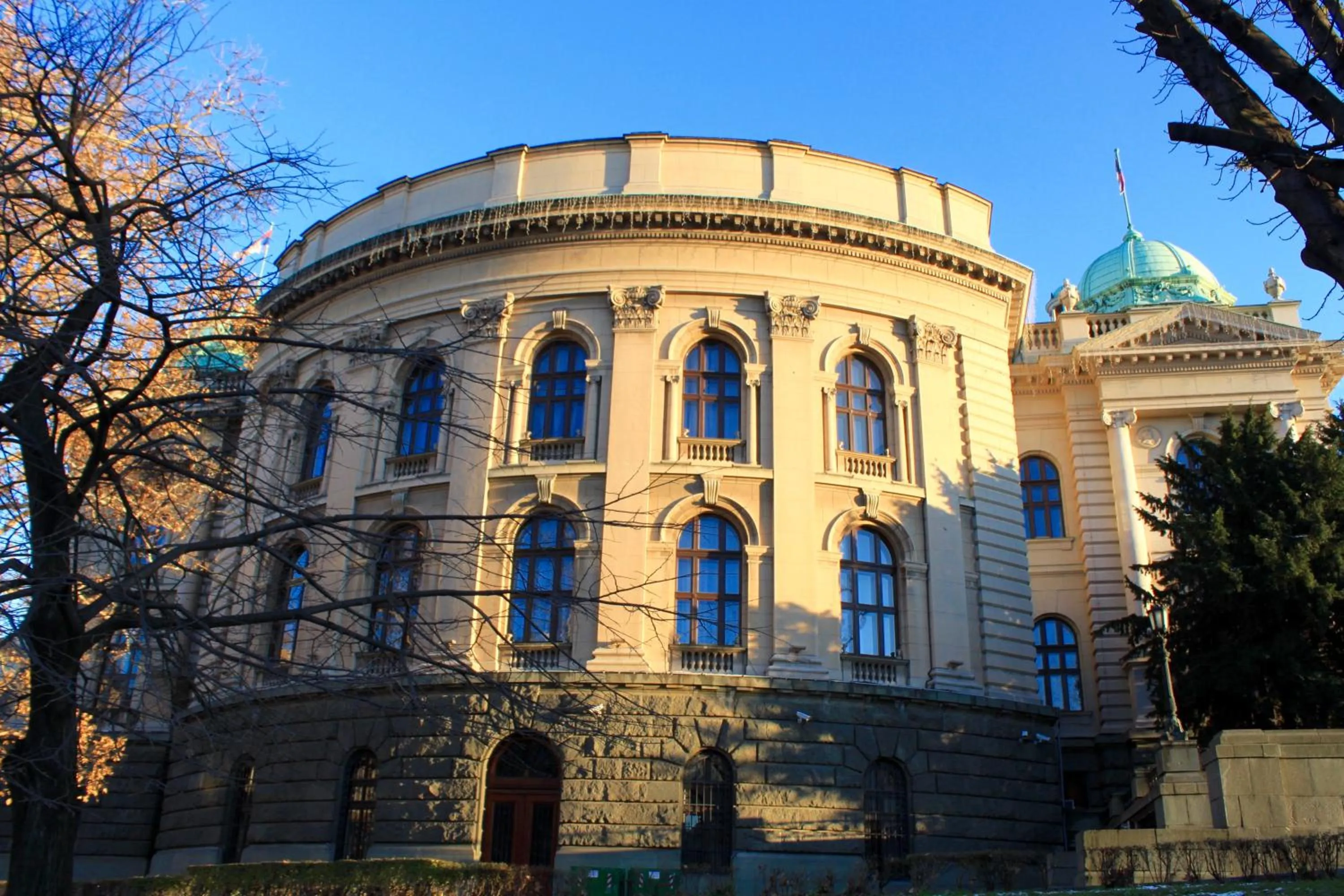 City view in Dominic Smart & Luxury Suites - Parliament