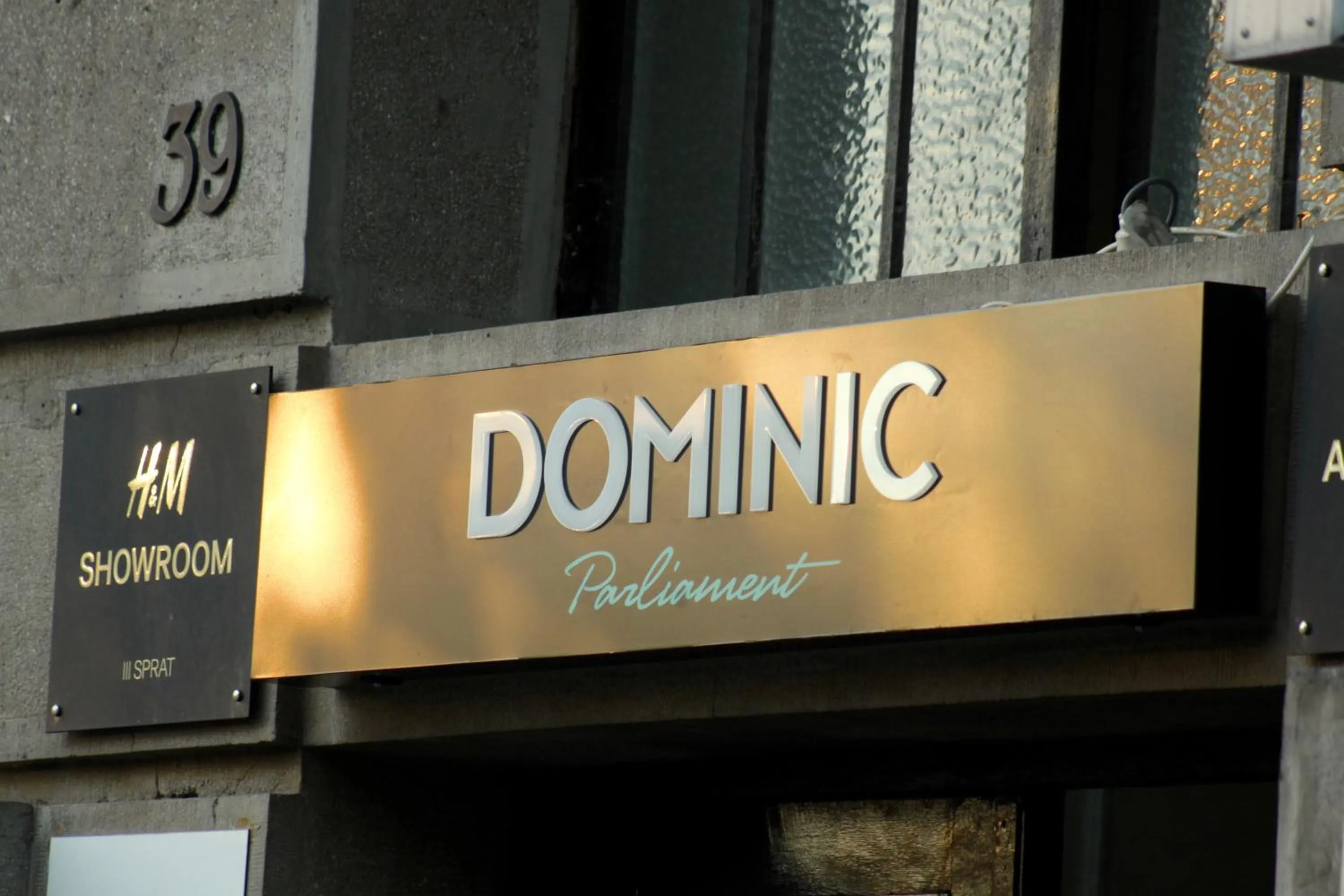 Logo/Certificate/Sign in Dominic Smart & Luxury Suites - Parliament
