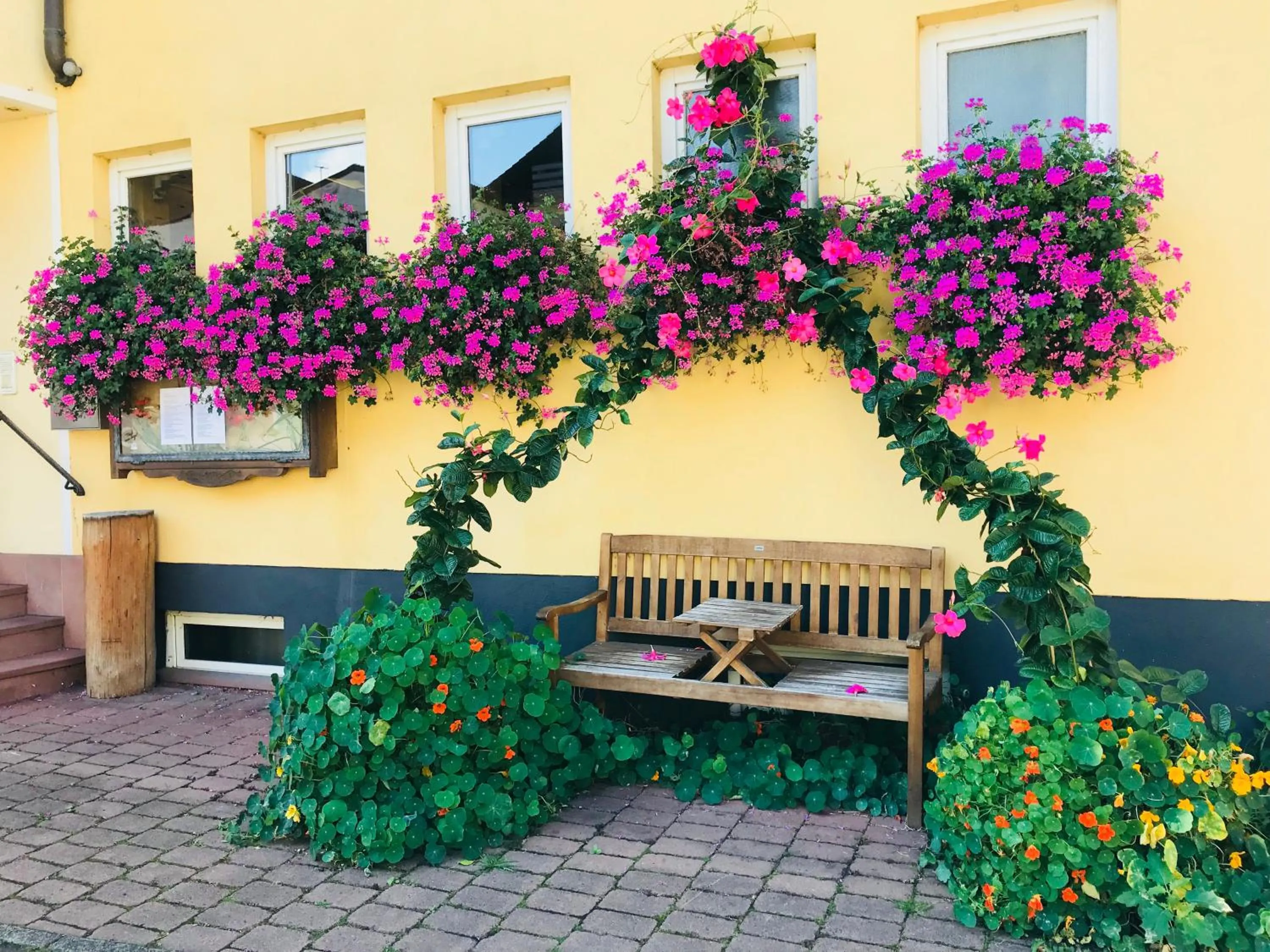 Facade/entrance in Hotel zum Engel