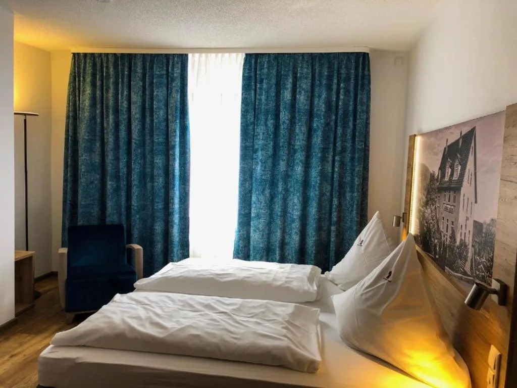 Bed in Hotel zum Engel