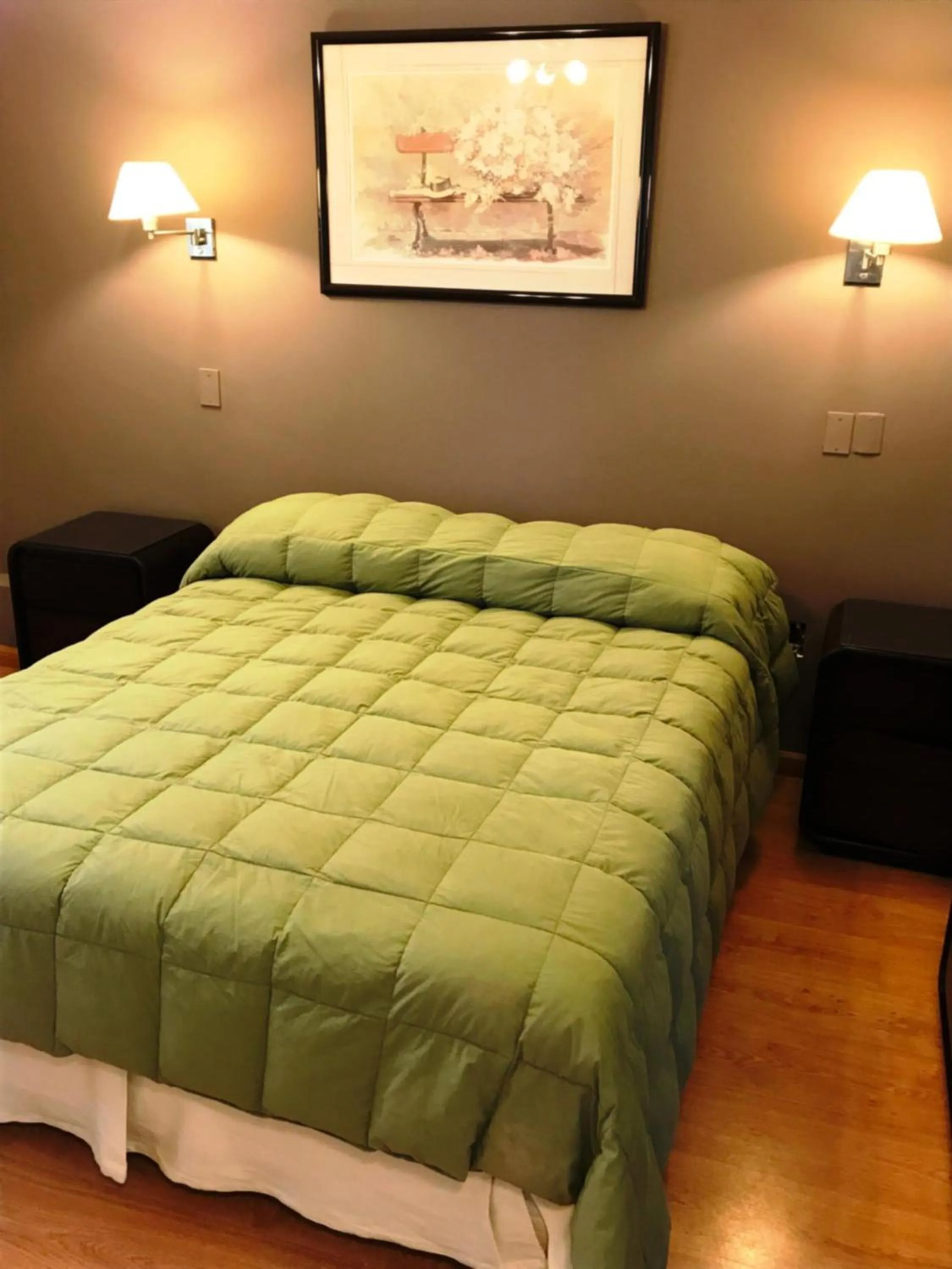 Bedroom, Bed in Hotel Crillon Mendoza