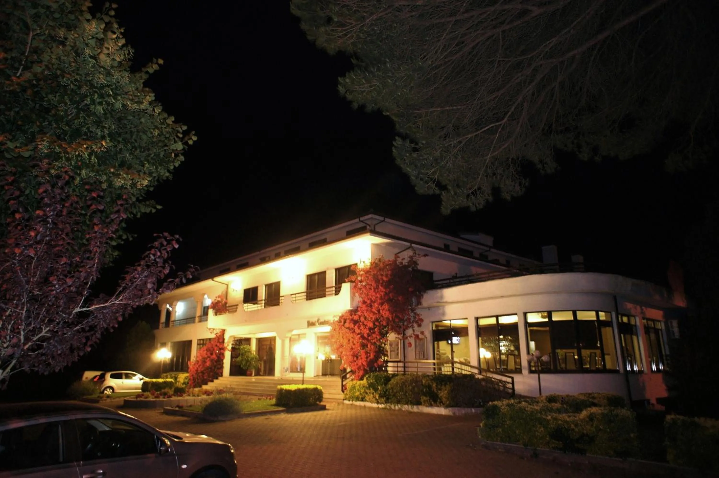 Night in Hotel Contriz