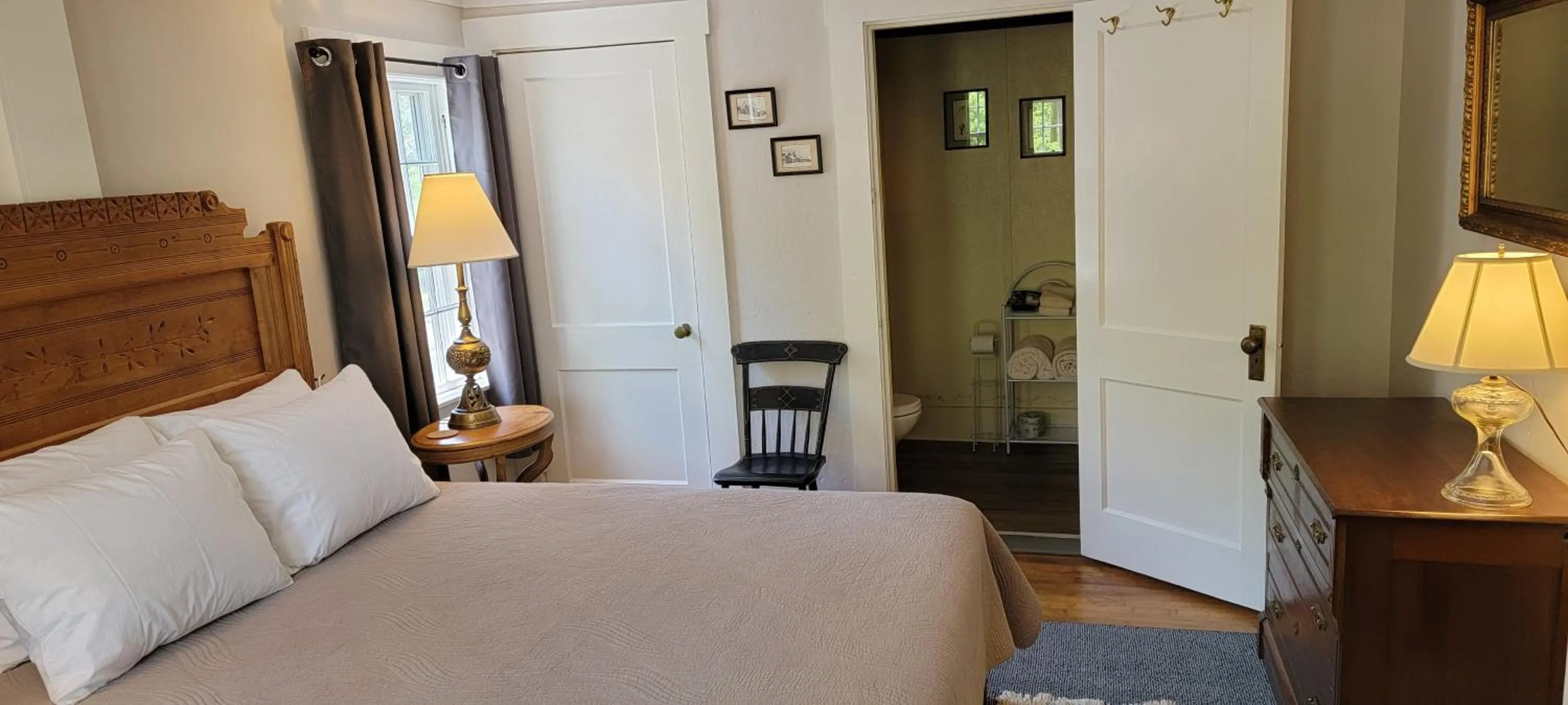 Bedroom, Bed in Hawks House Inn