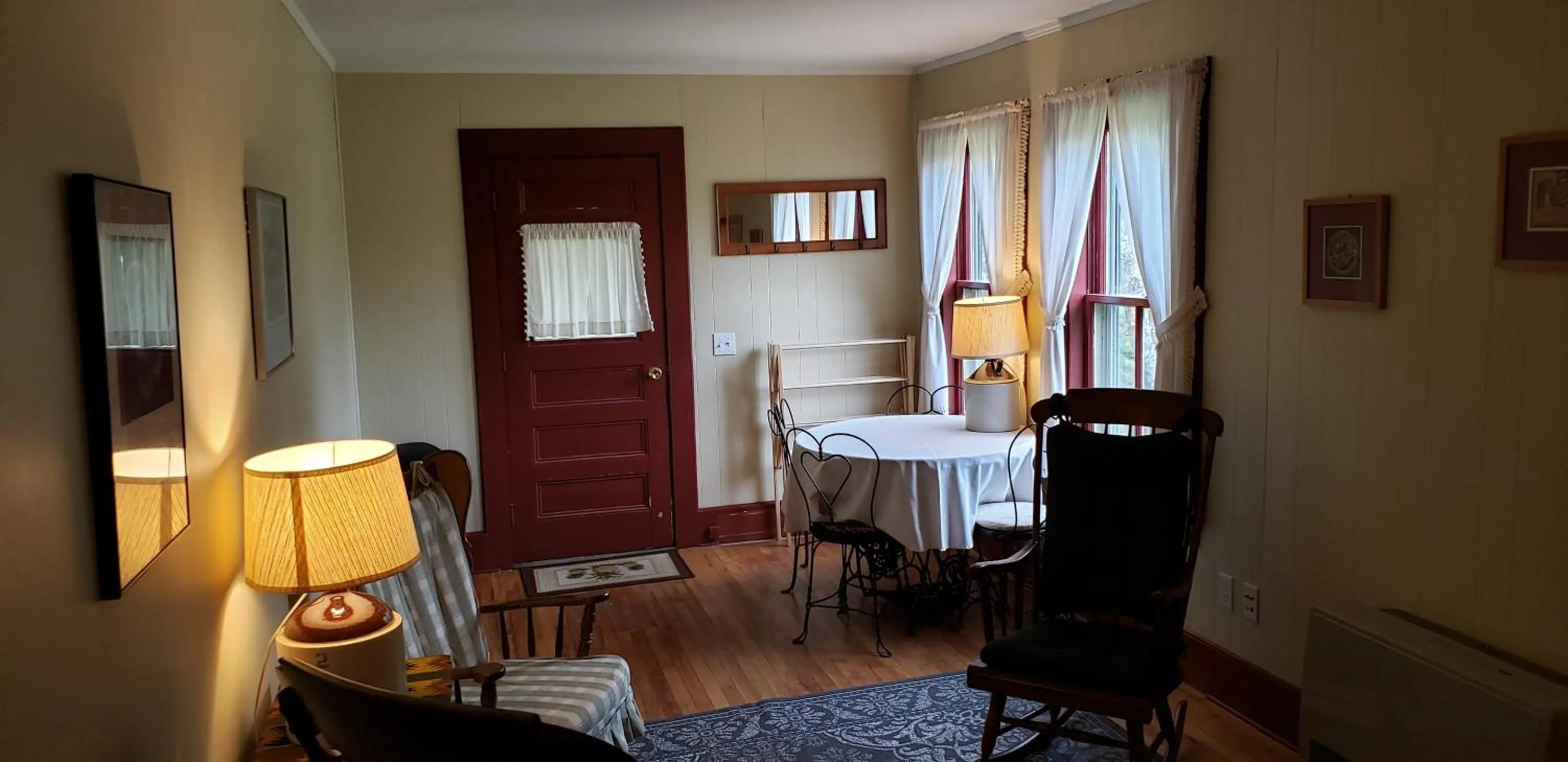 Living room in Hawks House Inn