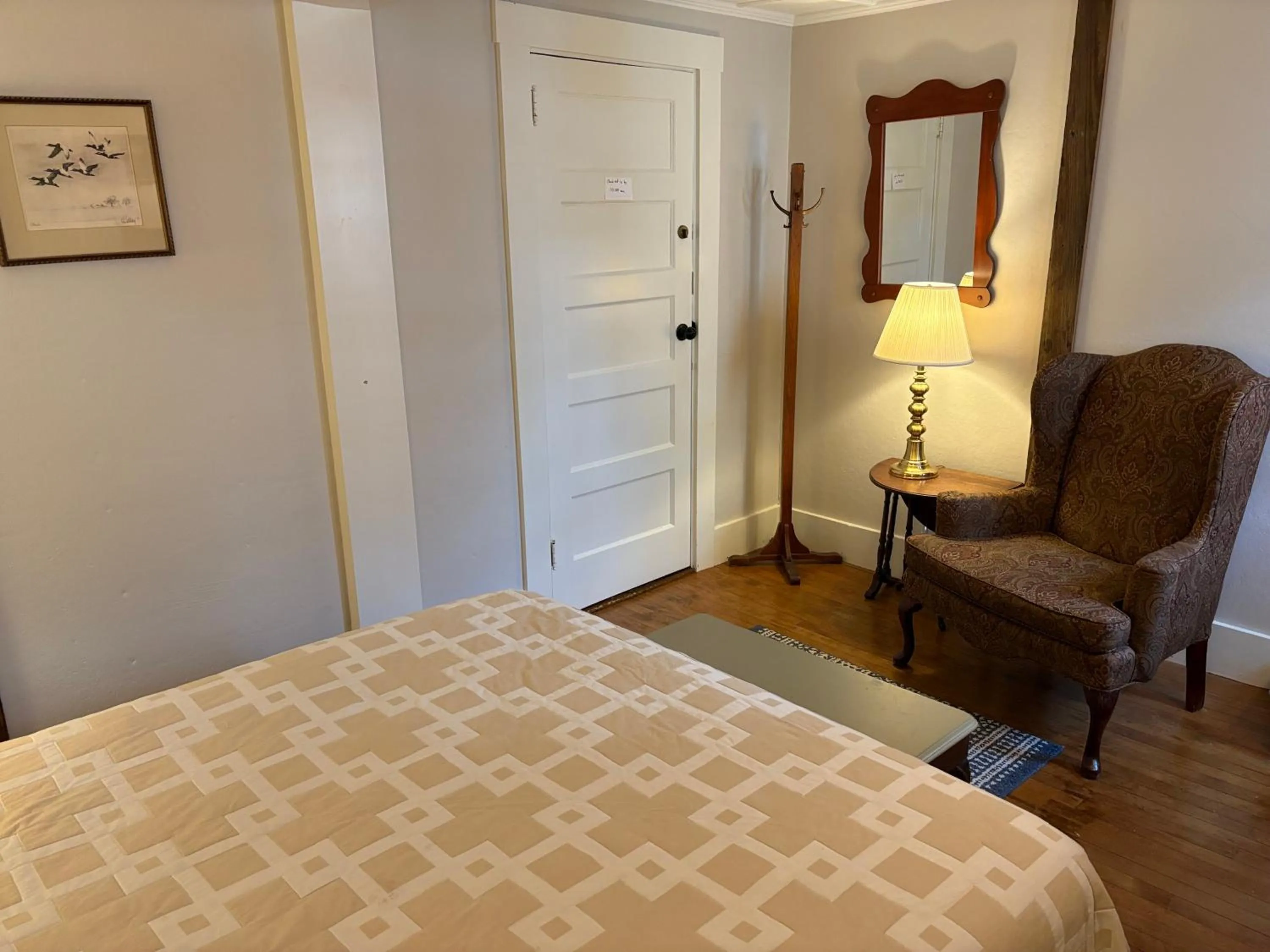 Bed in Hawks House Inn