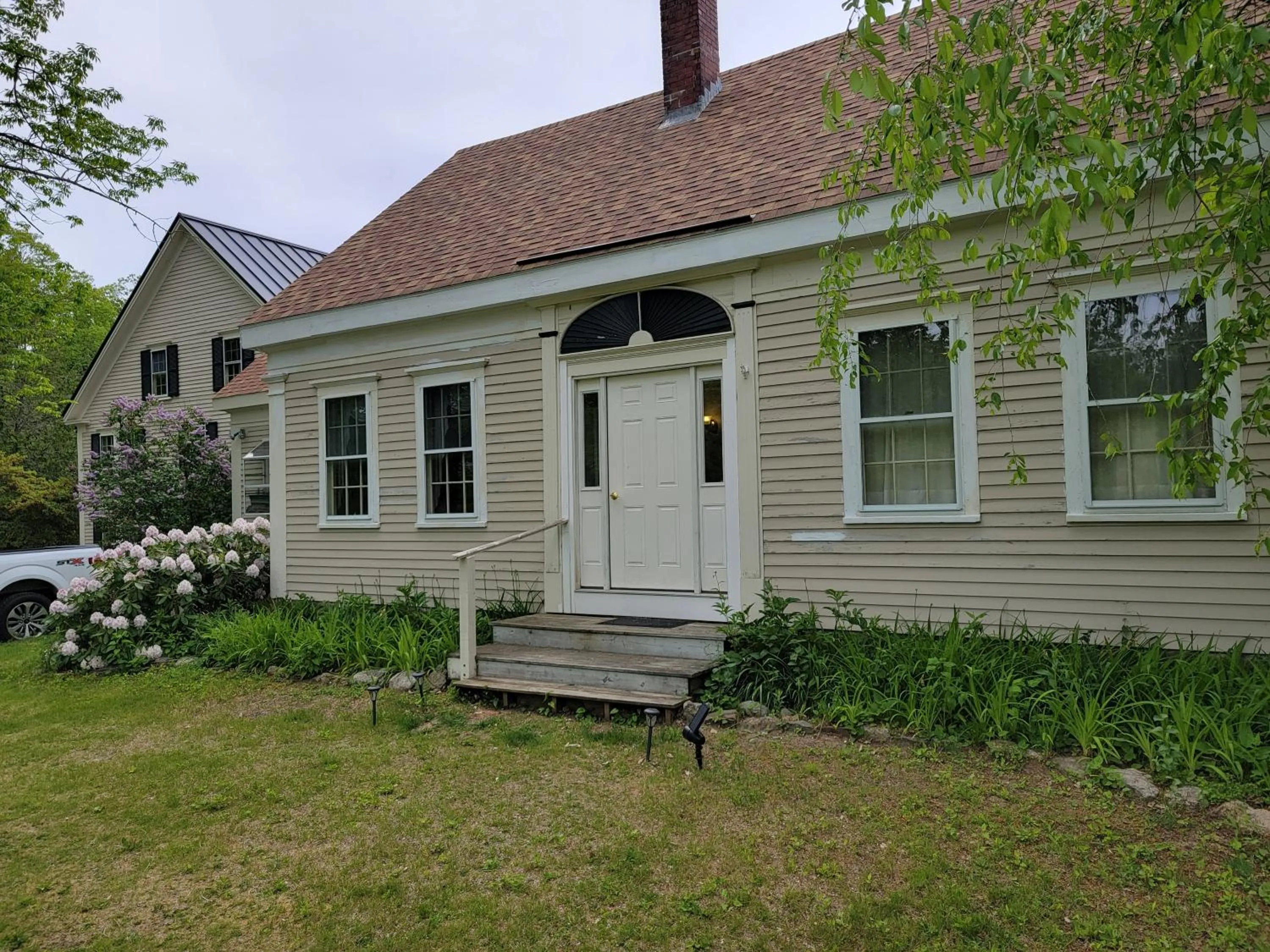 Property building in Hawks House Inn