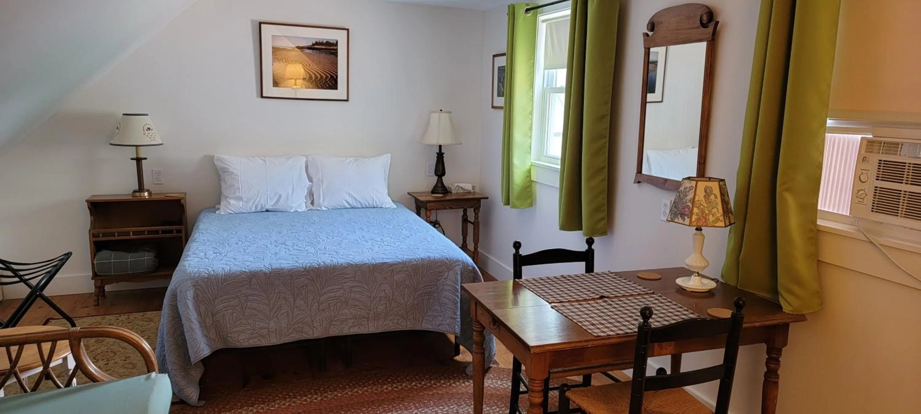 Bedroom, Bed in Hawks House Inn